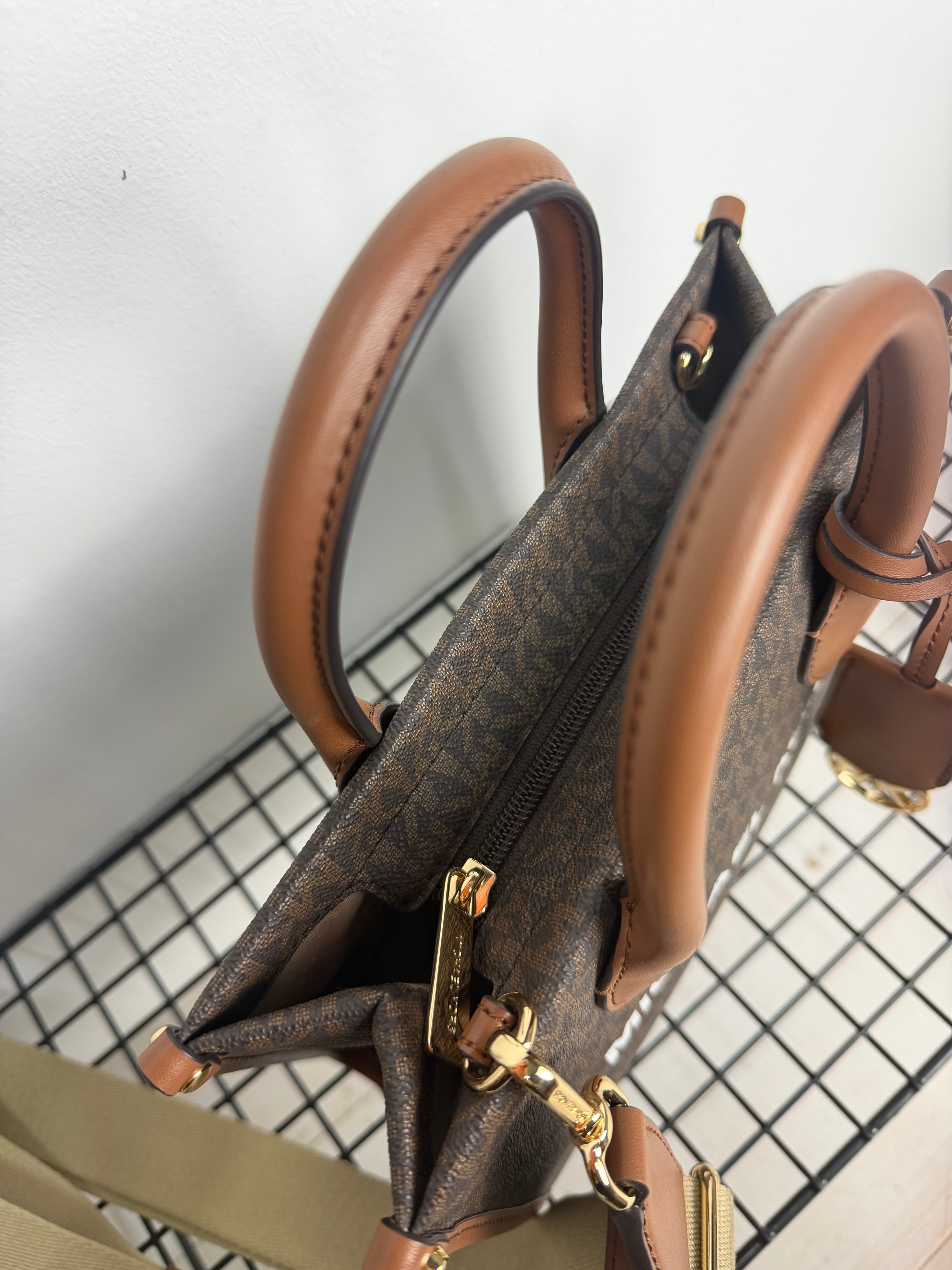 Bolso Mirella Michael Kors mediano Marrón  logo