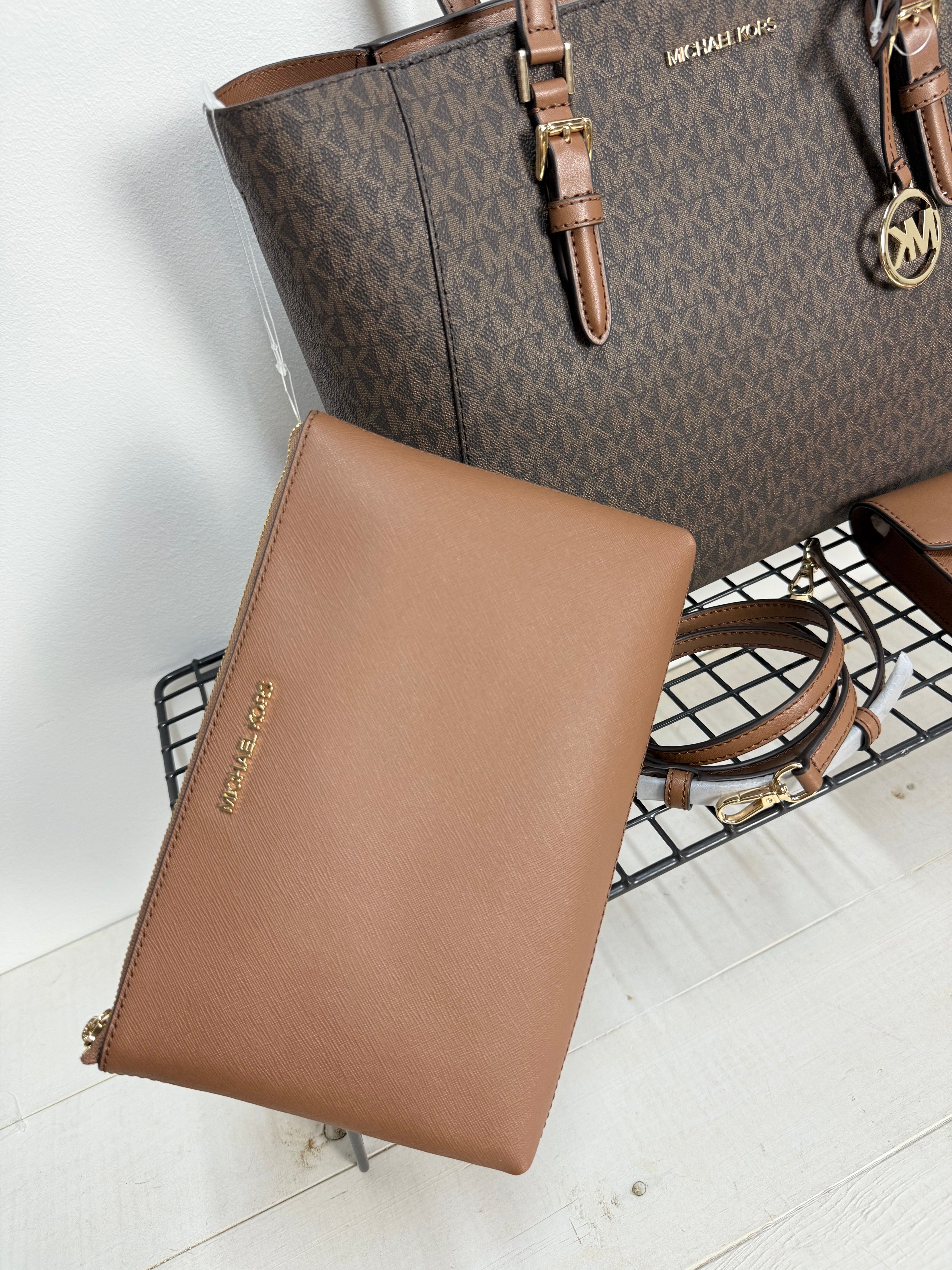 Michael Kors Charlotte Large Tote ( set 3 piezas)