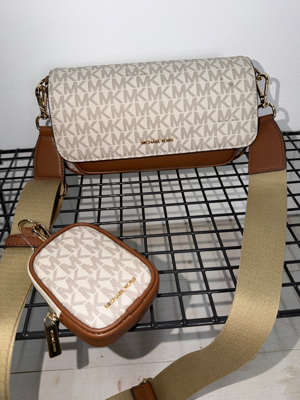 Bolso Michael Kors Jet Set Travel con Monedero –  multipochette
