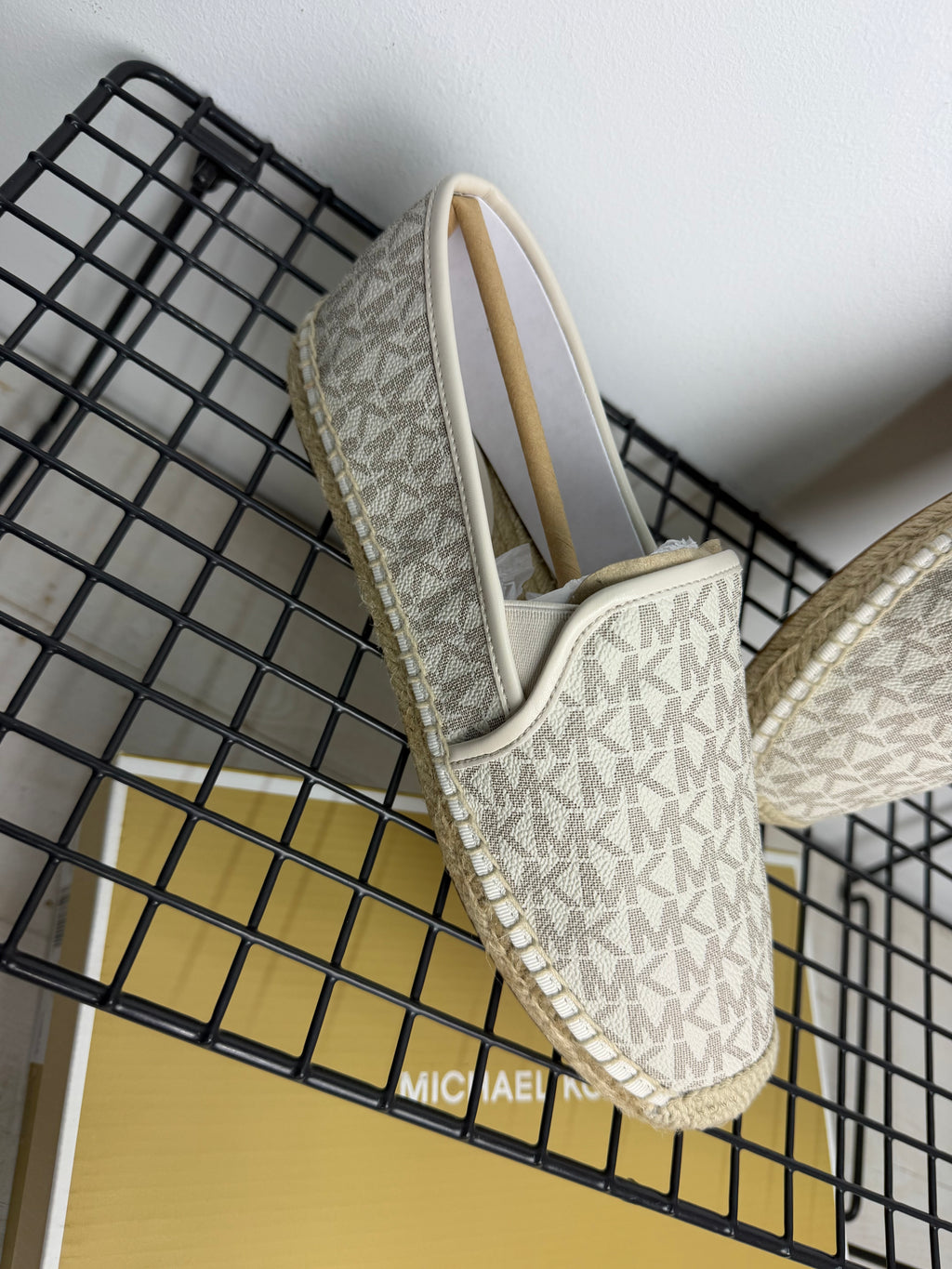 Alpargatas Michael Kors Hastings Logo – Vanilla