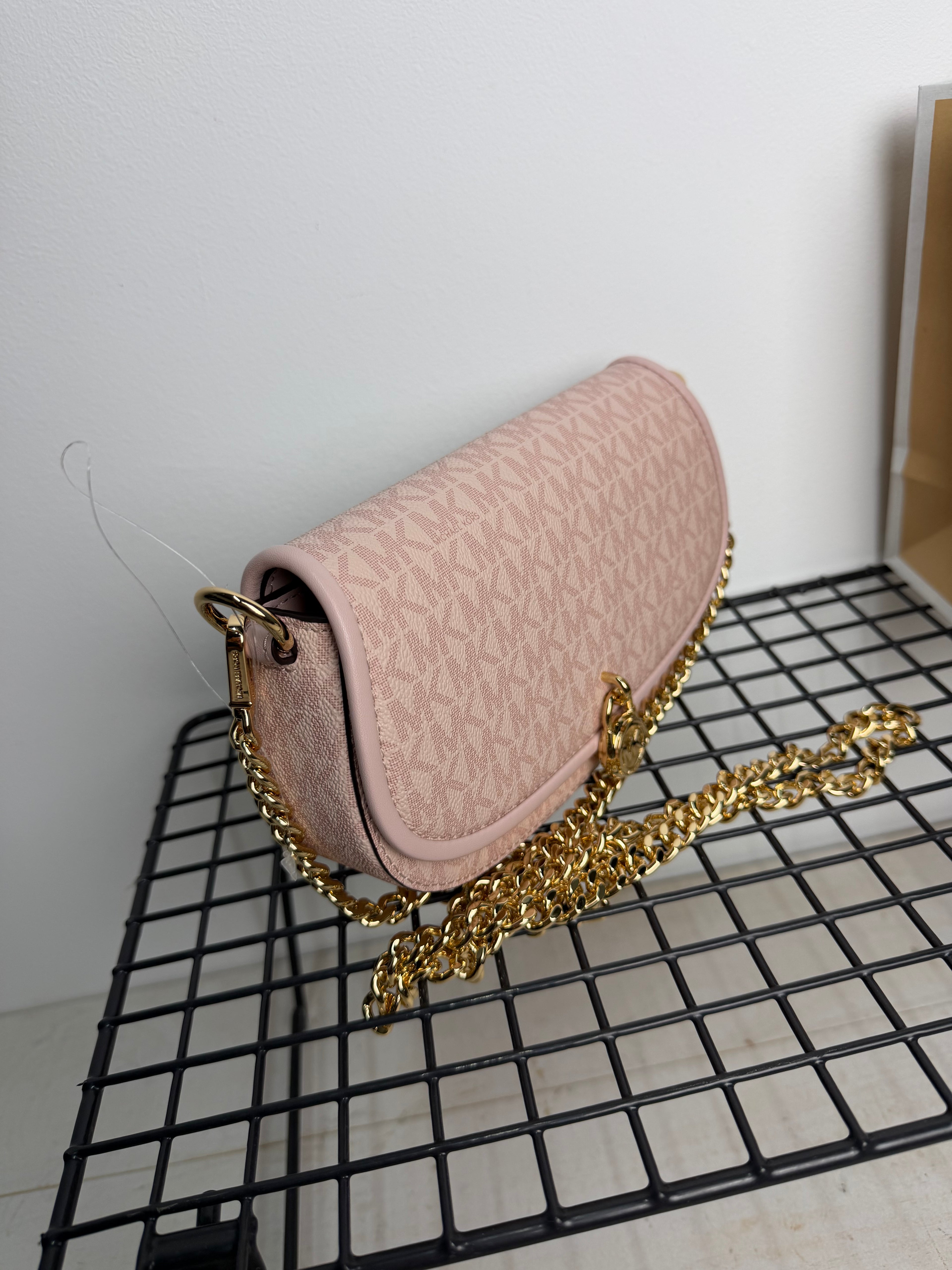 Bandolera Michael Kors mila Rosa logo ( pequeña )