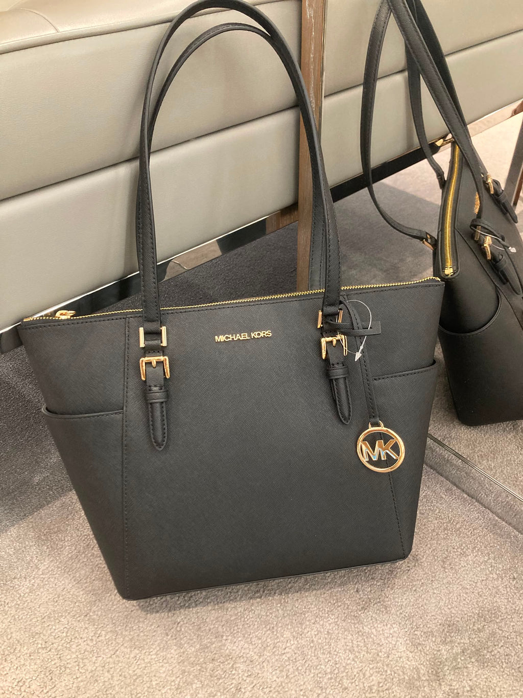 Michael Kors Charlotte Large Tote cremallera – Negro