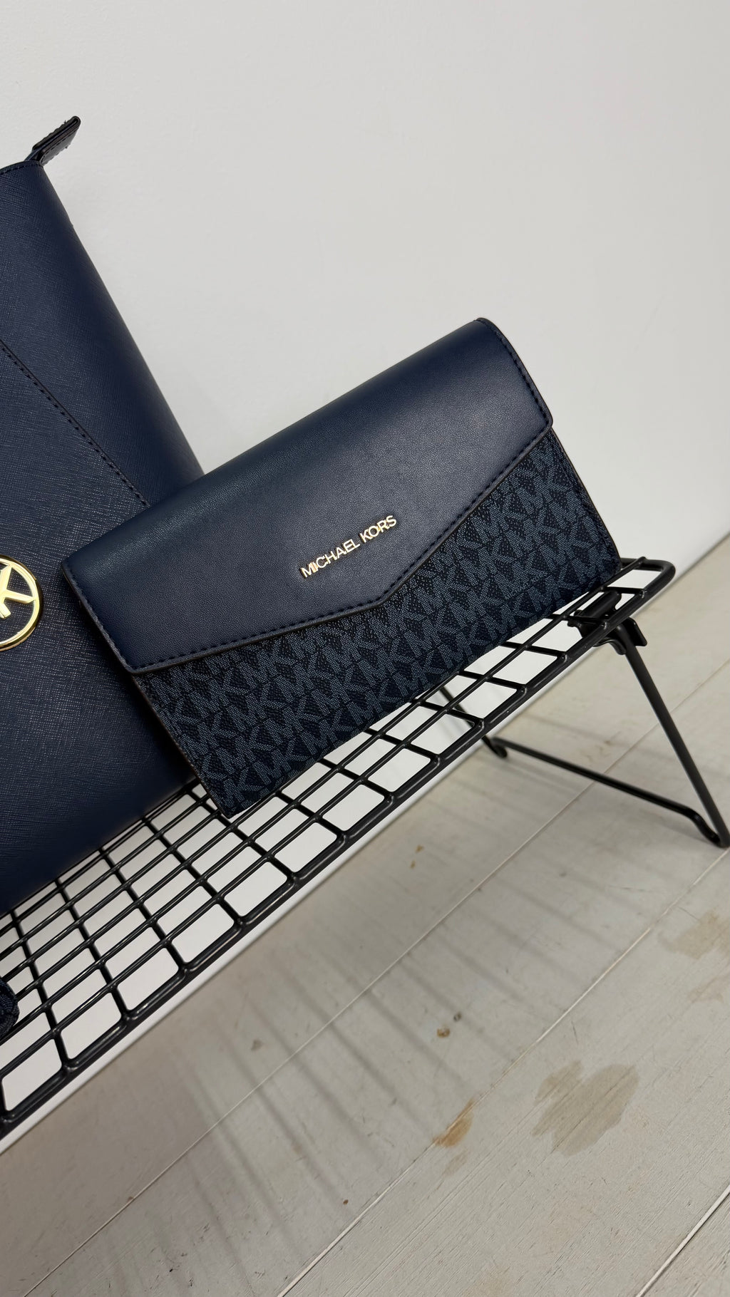 Michael Kors Charlotte Large Tote color azul marino ( set 3 piezas)