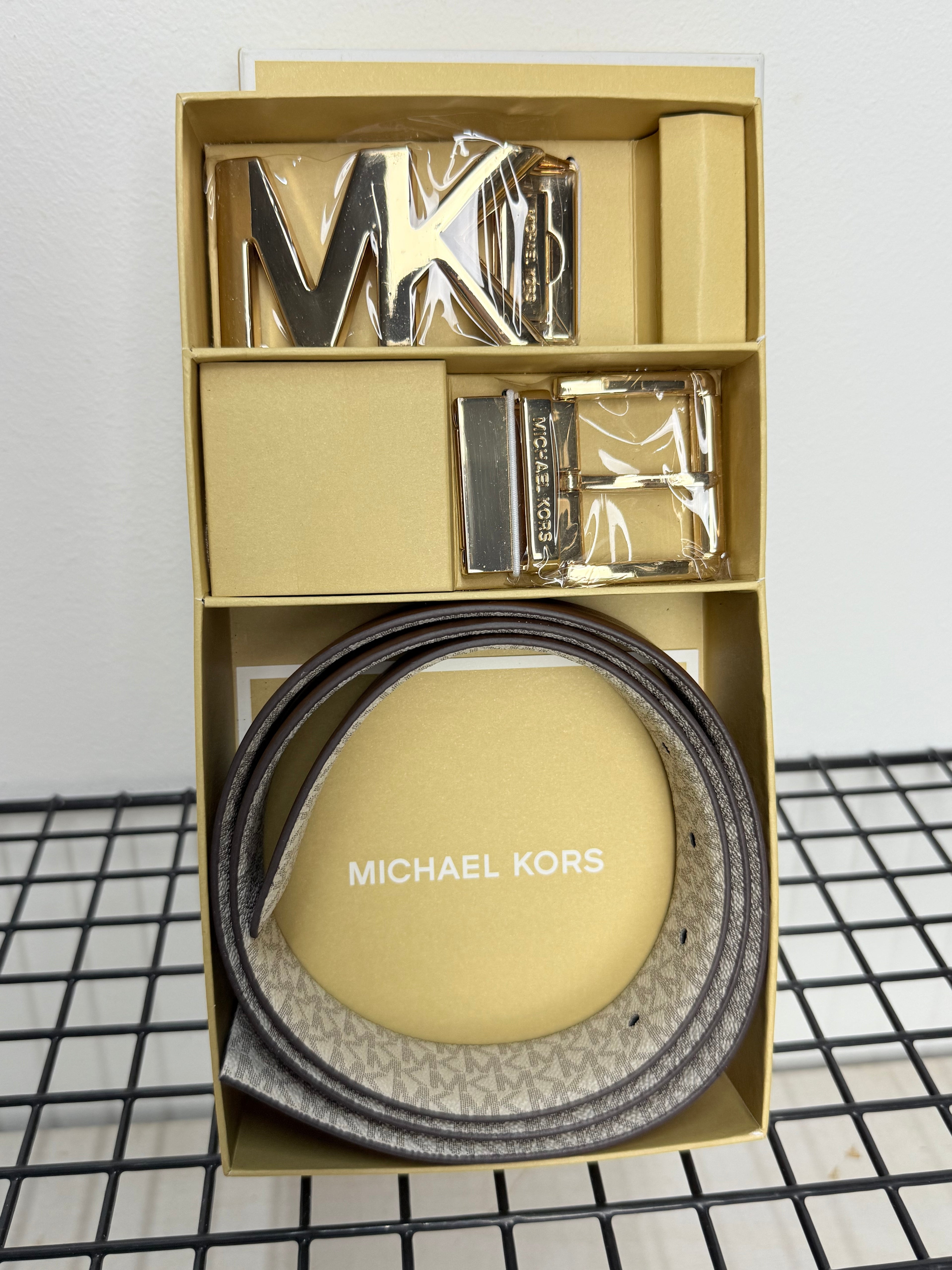 CINTURÓN MICHAEL KORS (vainilla )