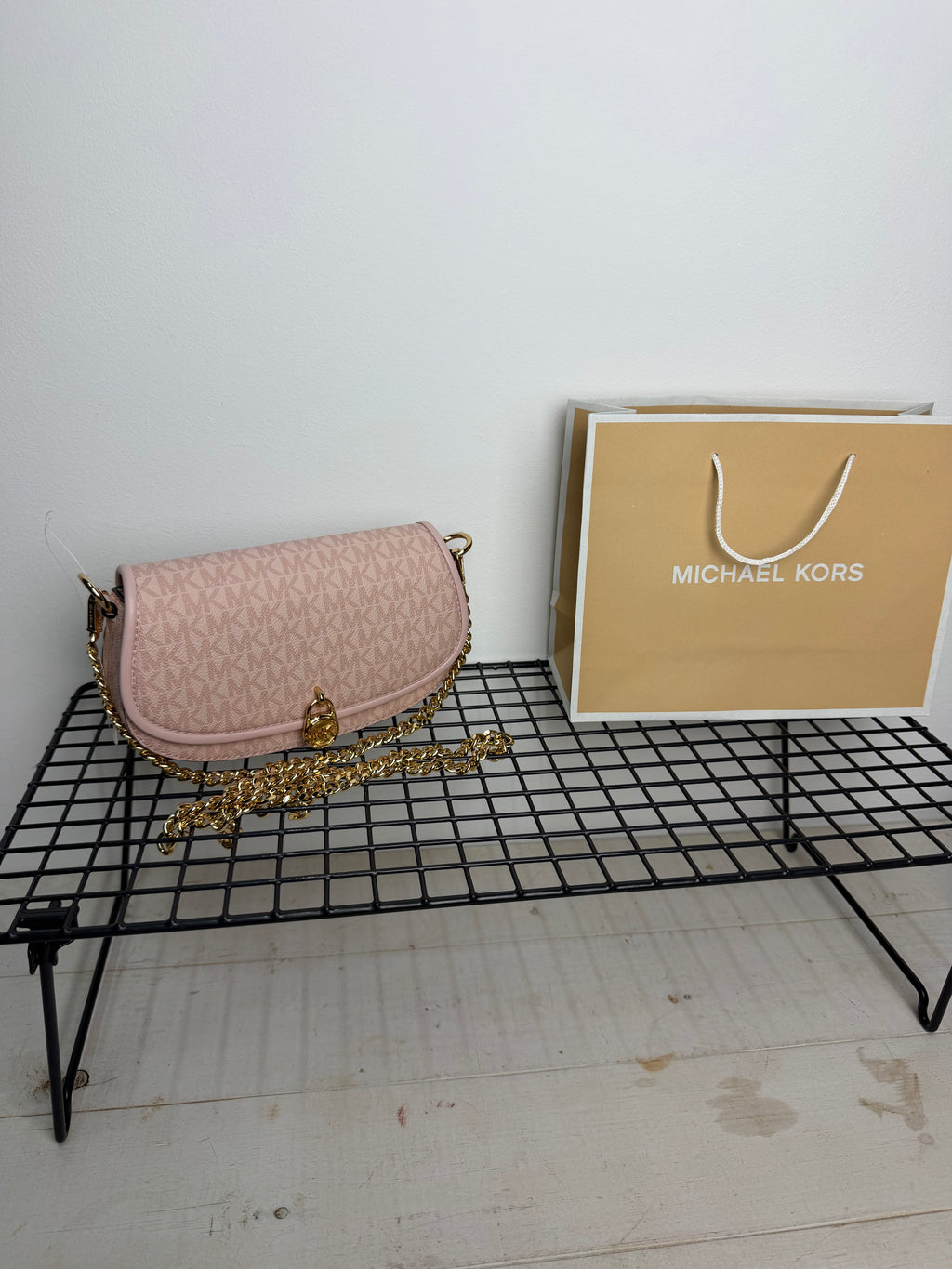 Bandolera Michael Kors mila Rosa logo ( pequeña )