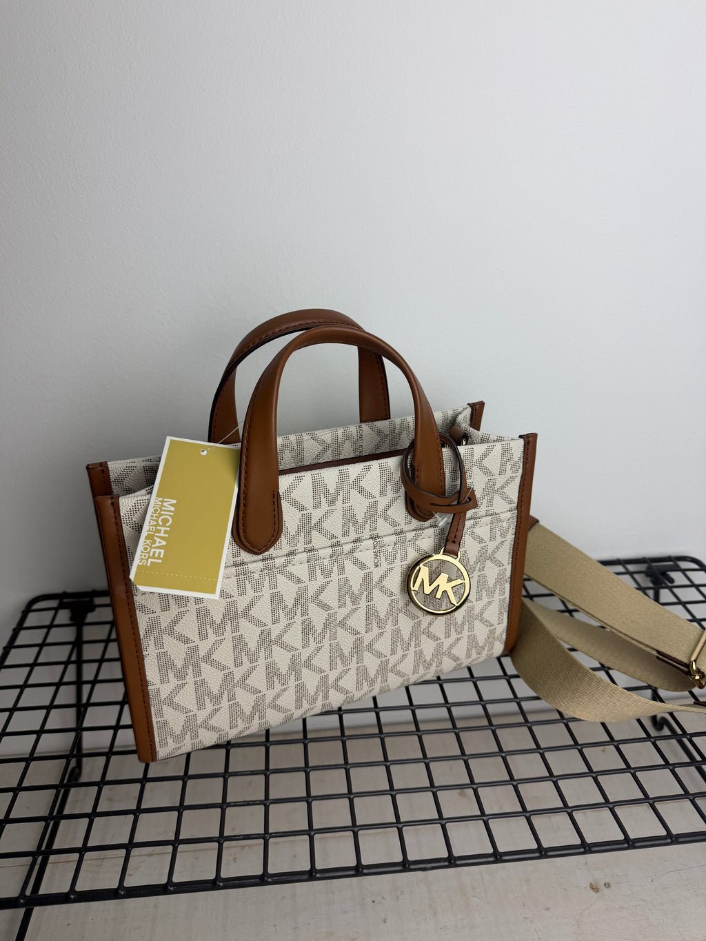 Michael Kors Gigi Medium  – Vanilla/Luggage