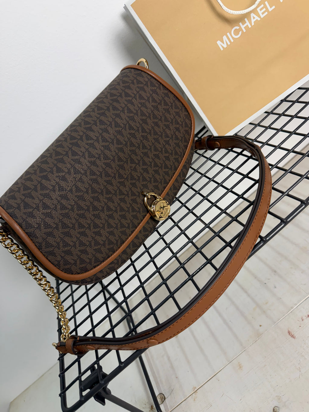 Bandolera Michael Kors Mila (mediano)