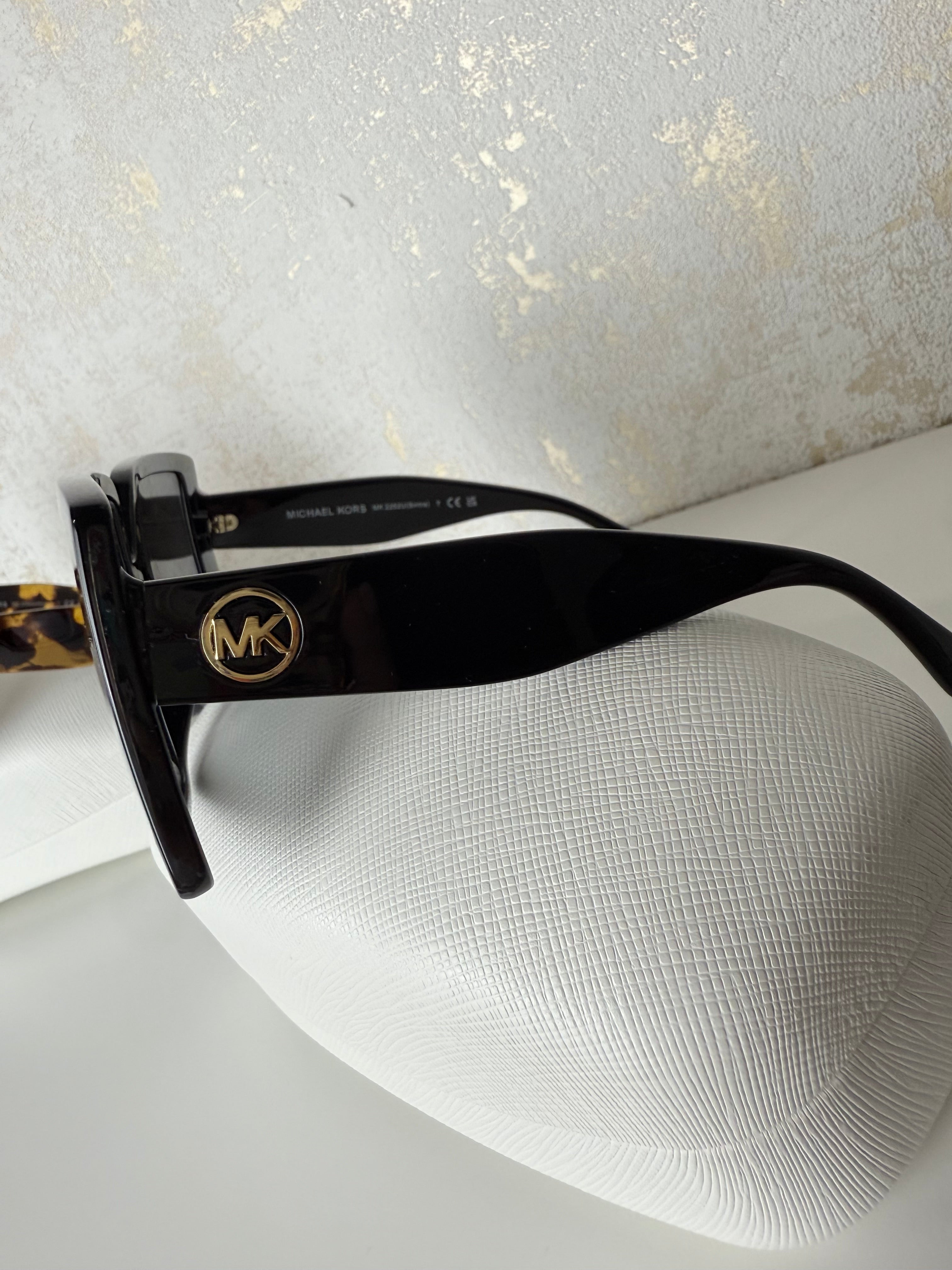 Gafas sol Mk negras ( carey)