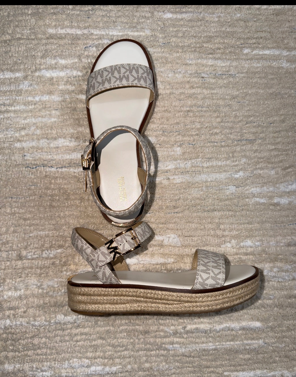 Sandalia esparto Michael Kors vainilla logitipo