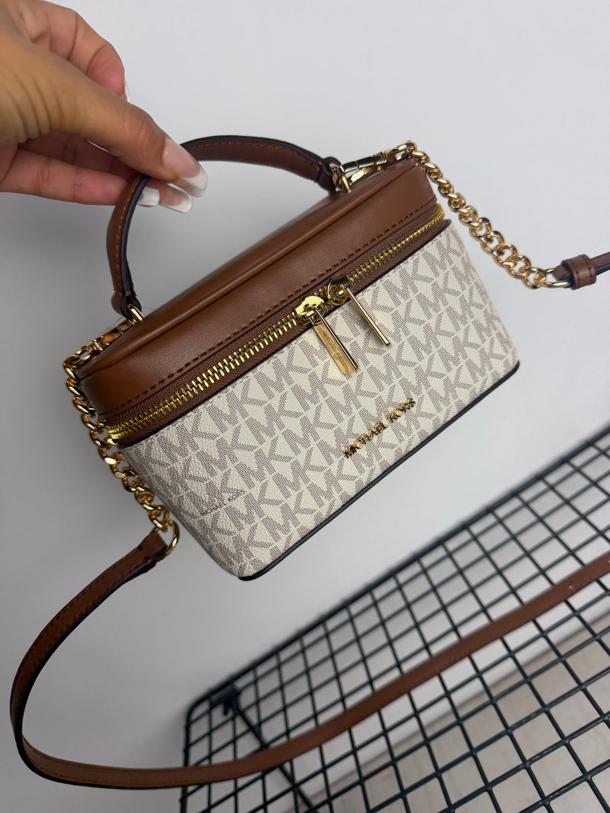 Michael Kors Vivi Small Signature Logo Vanity Crossbody – Vanilla