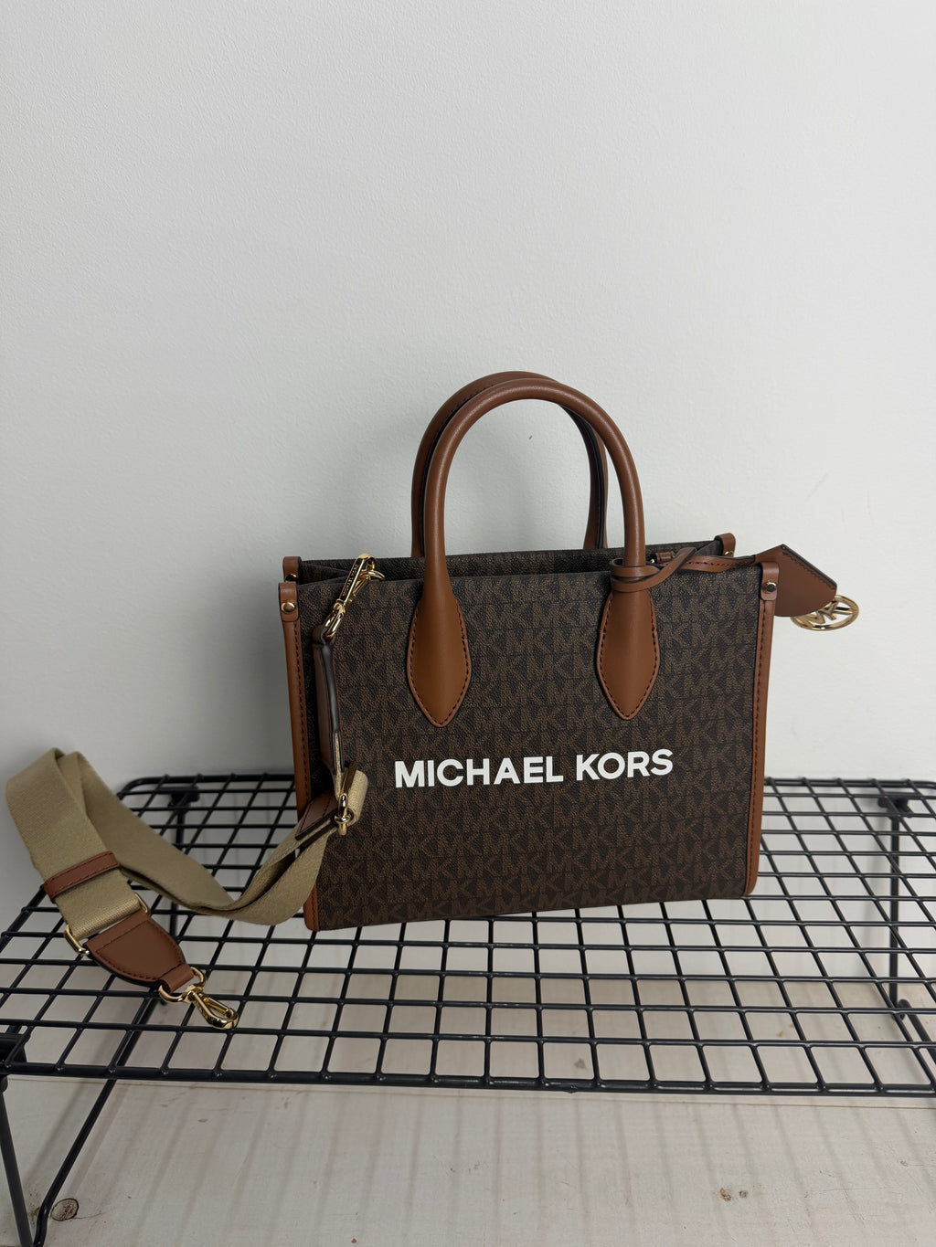 Bolso Mirella Michael Kors mediano Marrón  logo