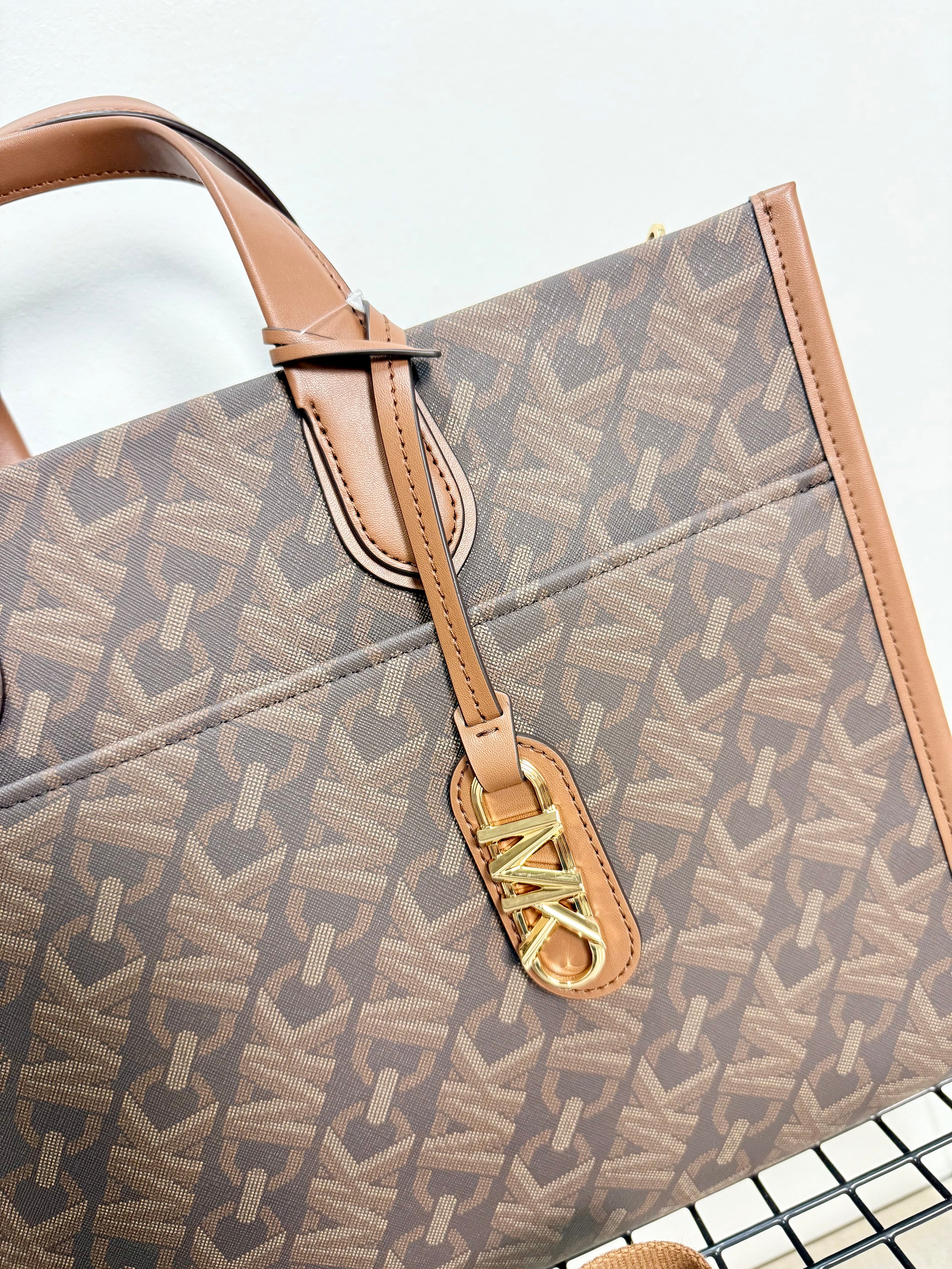 Michael Kors Gigi Tote