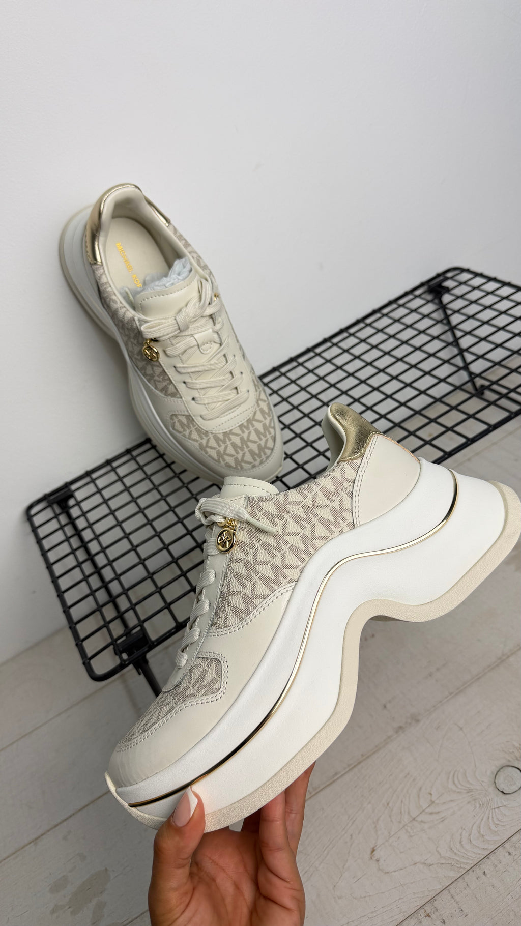 Zapatillas Michael Kors Arla Trainer – Vanilla