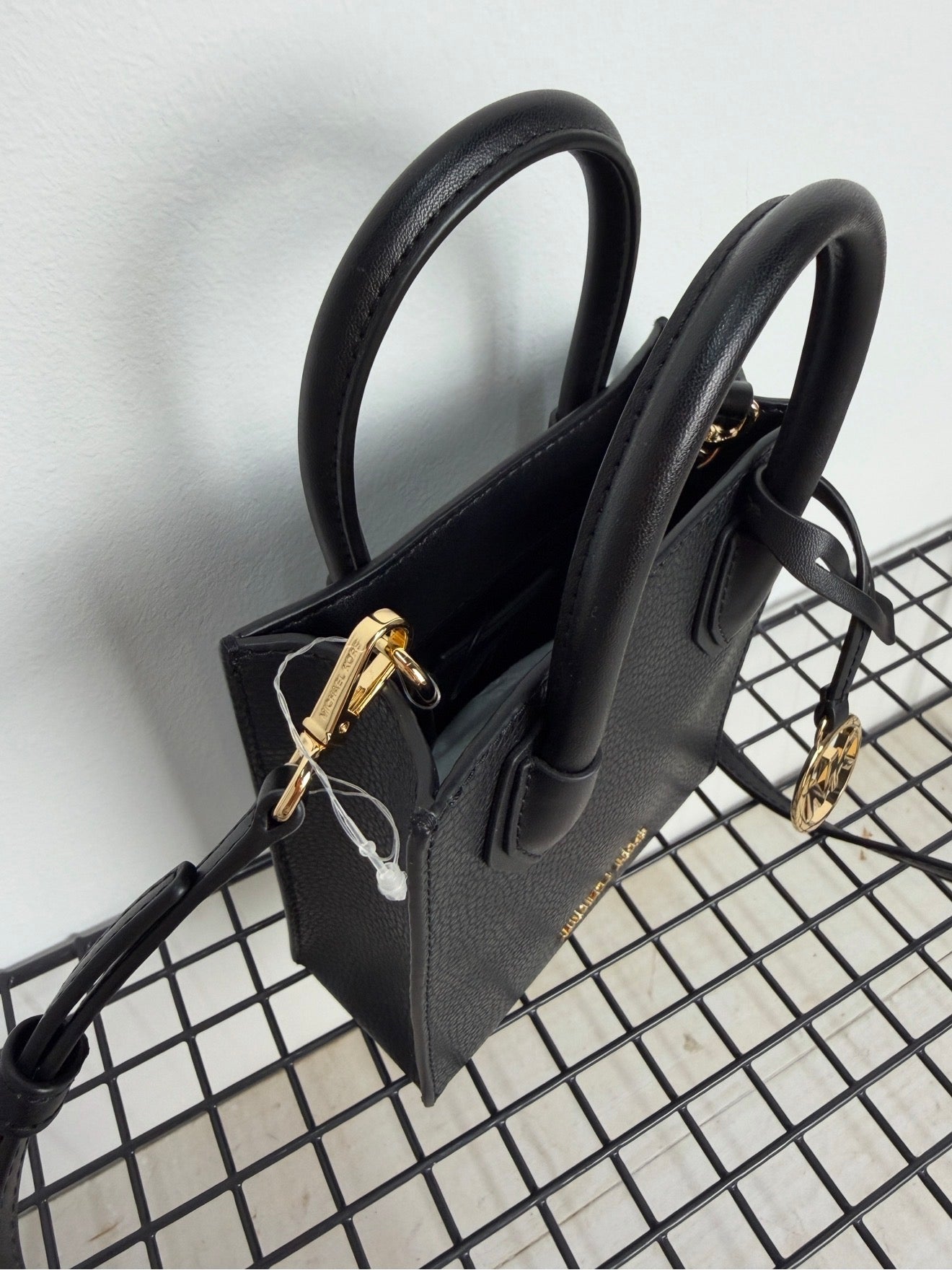 Bolso Michael Kors Mercer Extra Small – Negro