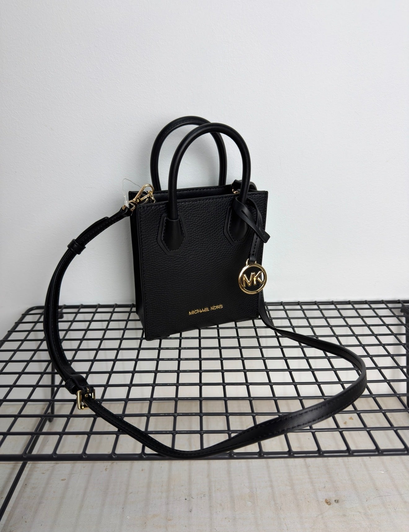Bolso Michael Kors Mercer Extra Small – Negro