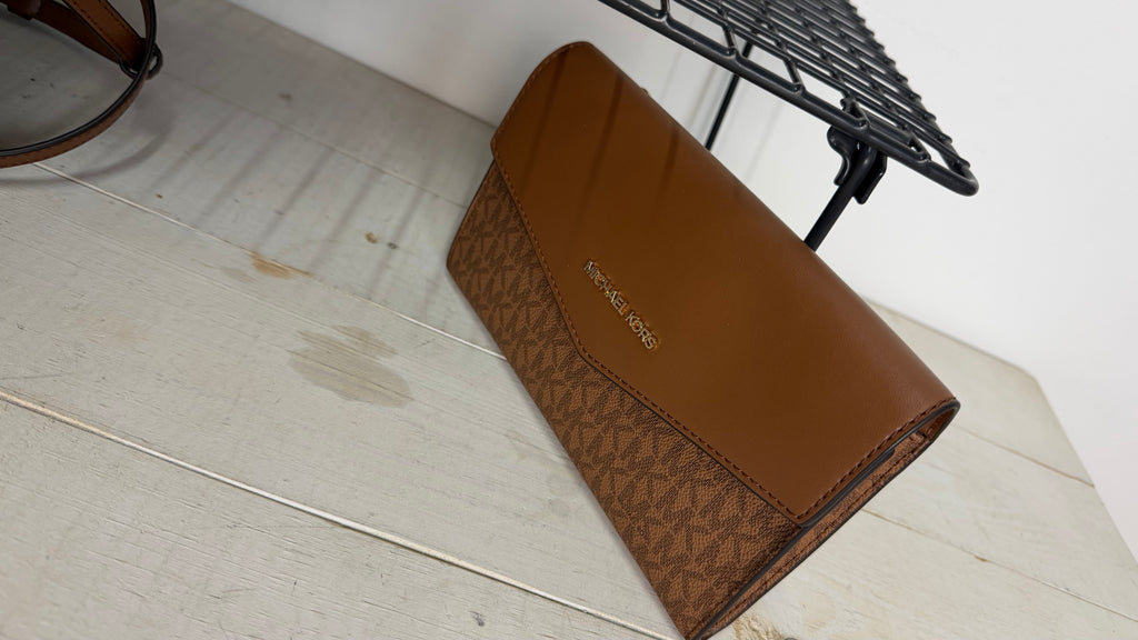 Michael Kors Charlotte Large Tote color camel ( set 3 piezas)