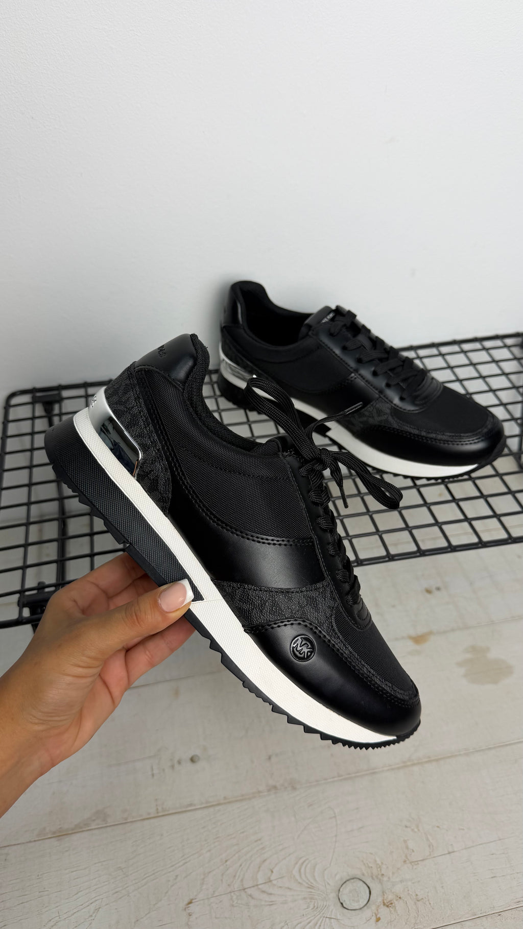 Deportivas Michael Kors Andi Trainer – negro