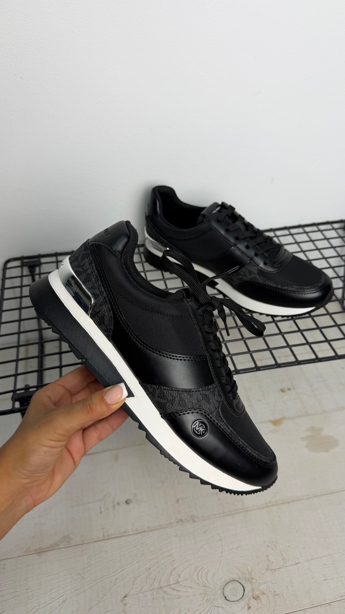 Deportivas Michael Kors Andi Trainer – negro