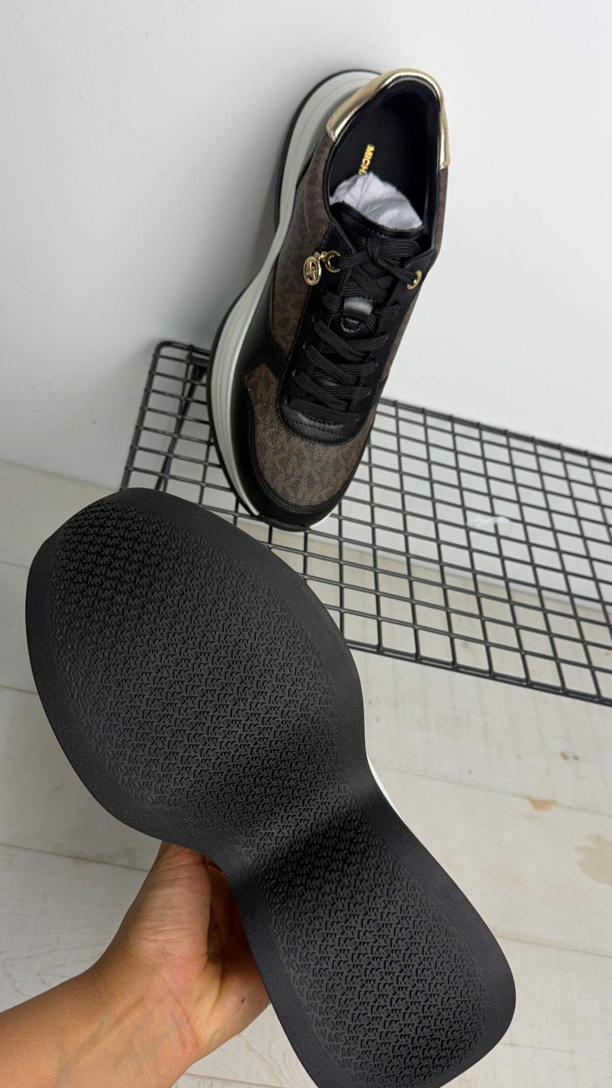 Zapatillas Michael Kors Arla Trainer – marrón y negro