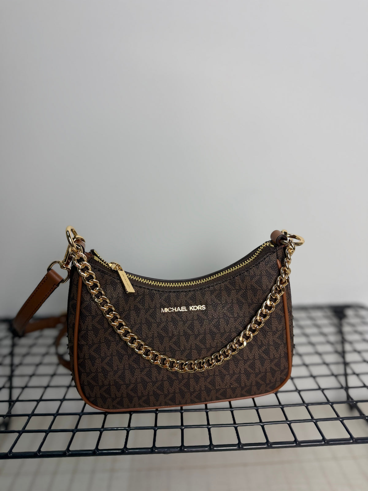 Bolso Michael Kors Jet Set Travel pequeño con cadena – Marrón ( cora nuevo)