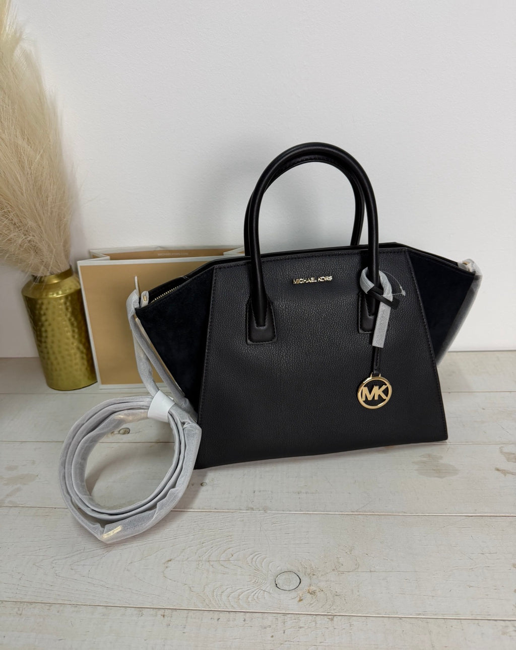Michael Kors Avril tote negro piel