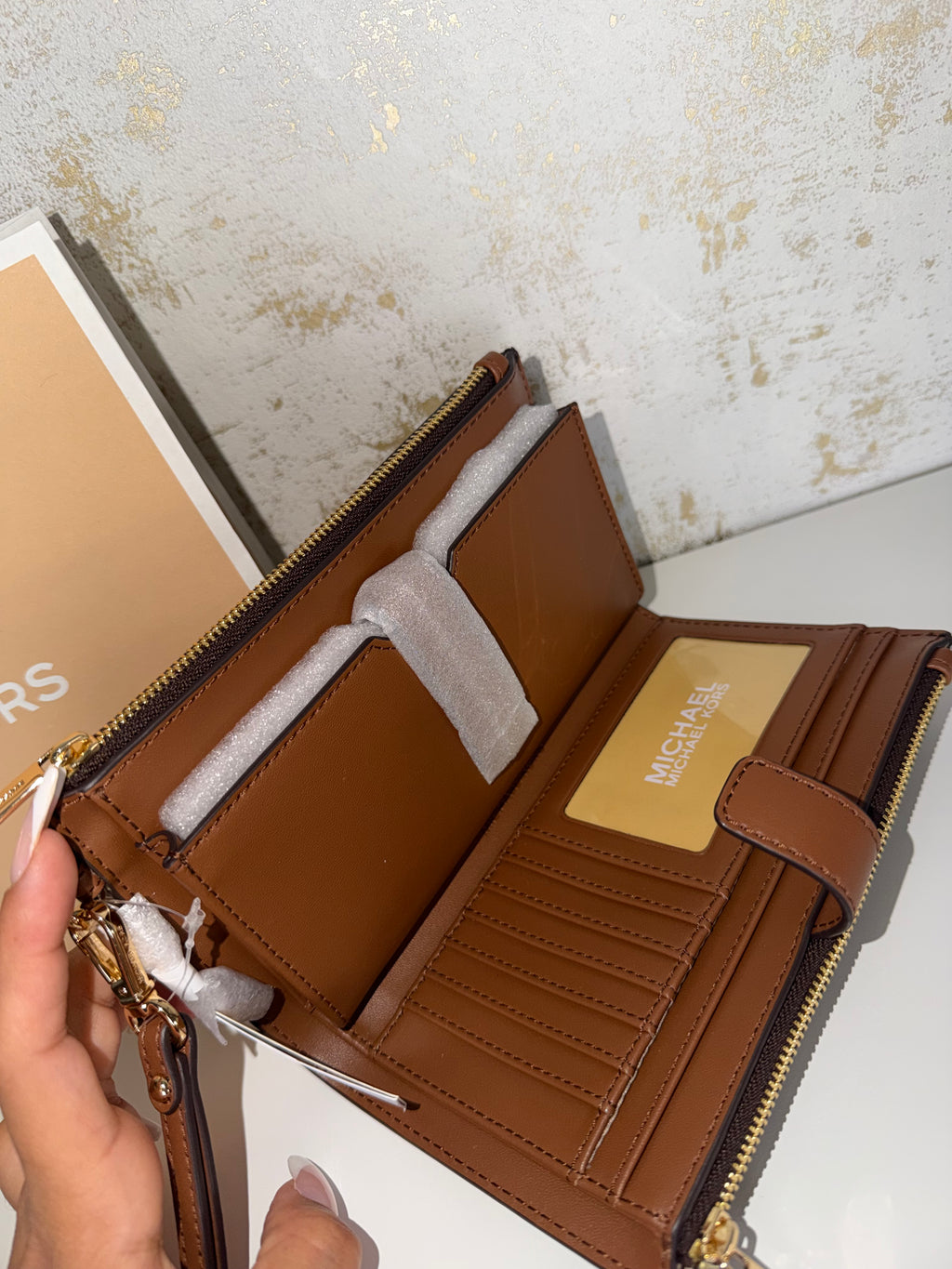 Cartera de mano Michael Kors Jet Set Travel en color brown