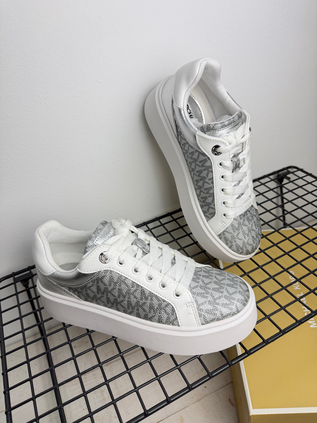 Zapatillas Michael Kors Romey plata logo
