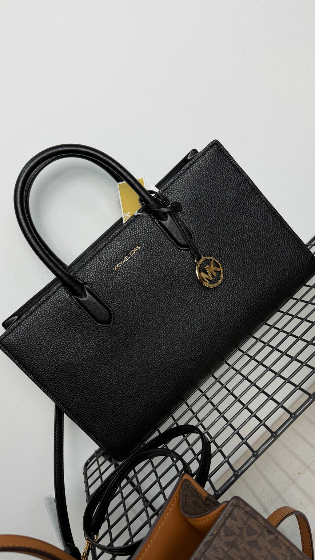 Bolso Michael Kors Scarlett Medium – negro