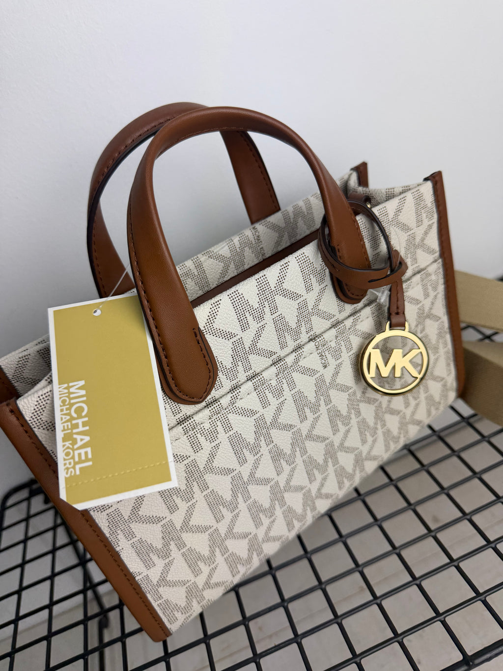 Michael Kors Gigi Medium  – Vanilla/Luggage