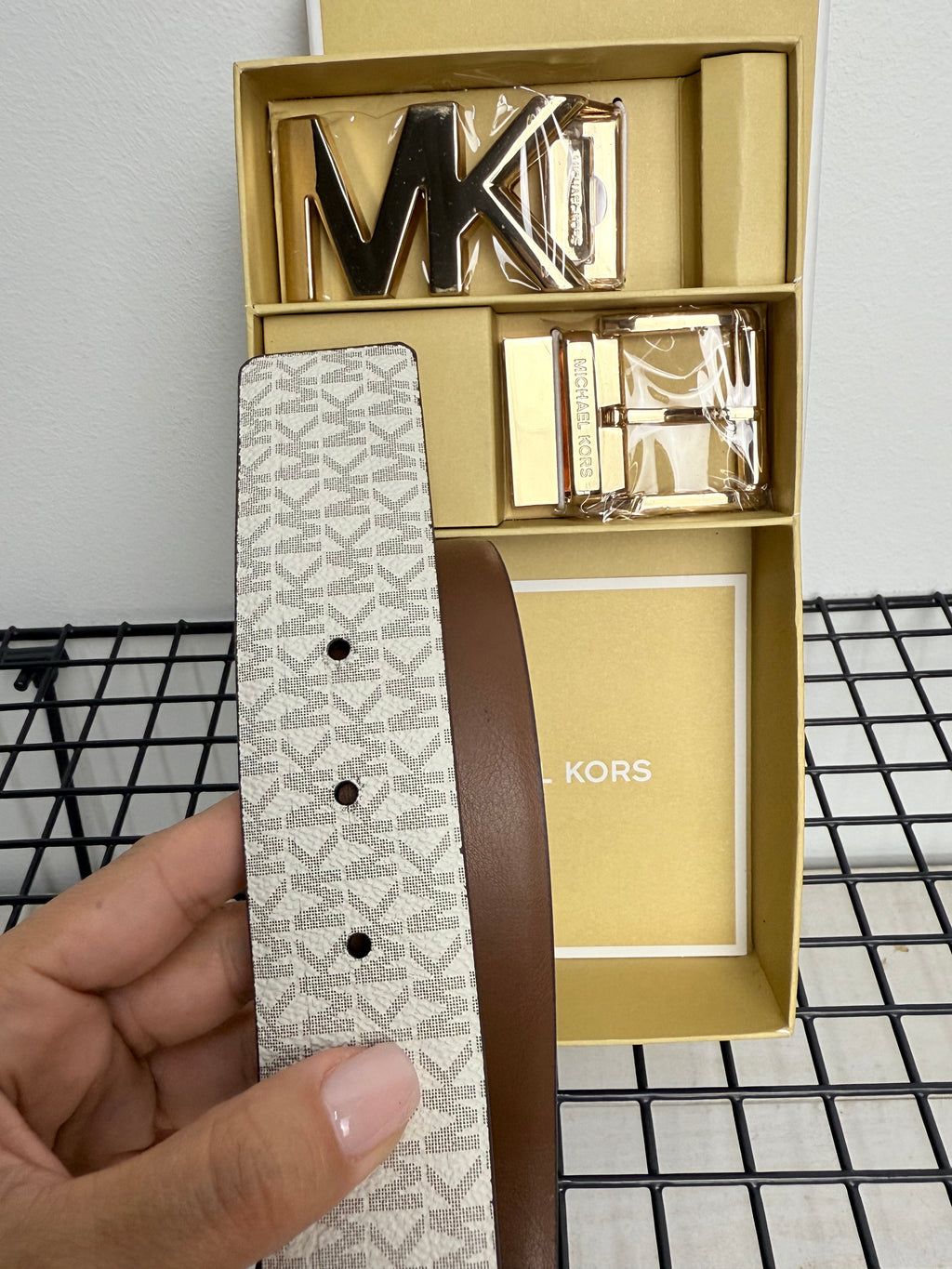 CINTURÓN MICHAEL KORS (vainilla )
