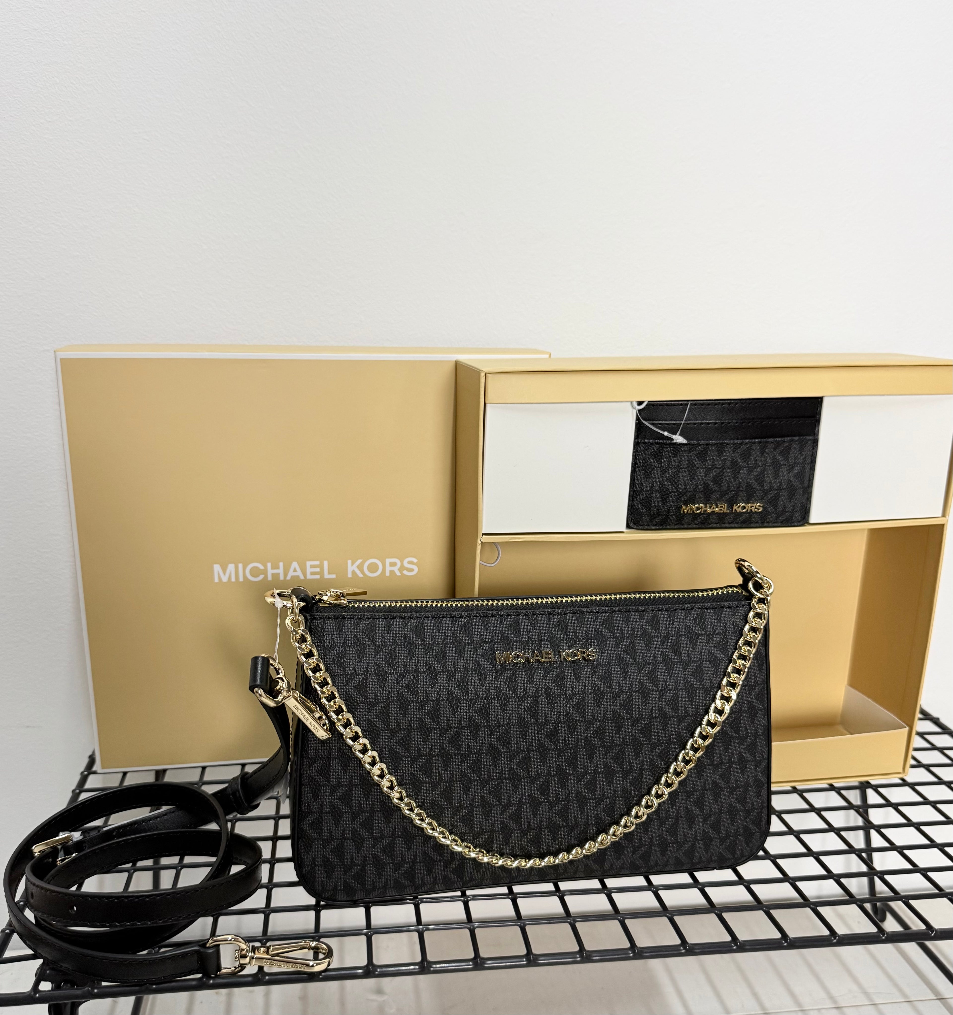 Michael Kors Gift Set – Crossbody + Wallet Negro ( set bandolera mediana y tarjetero )