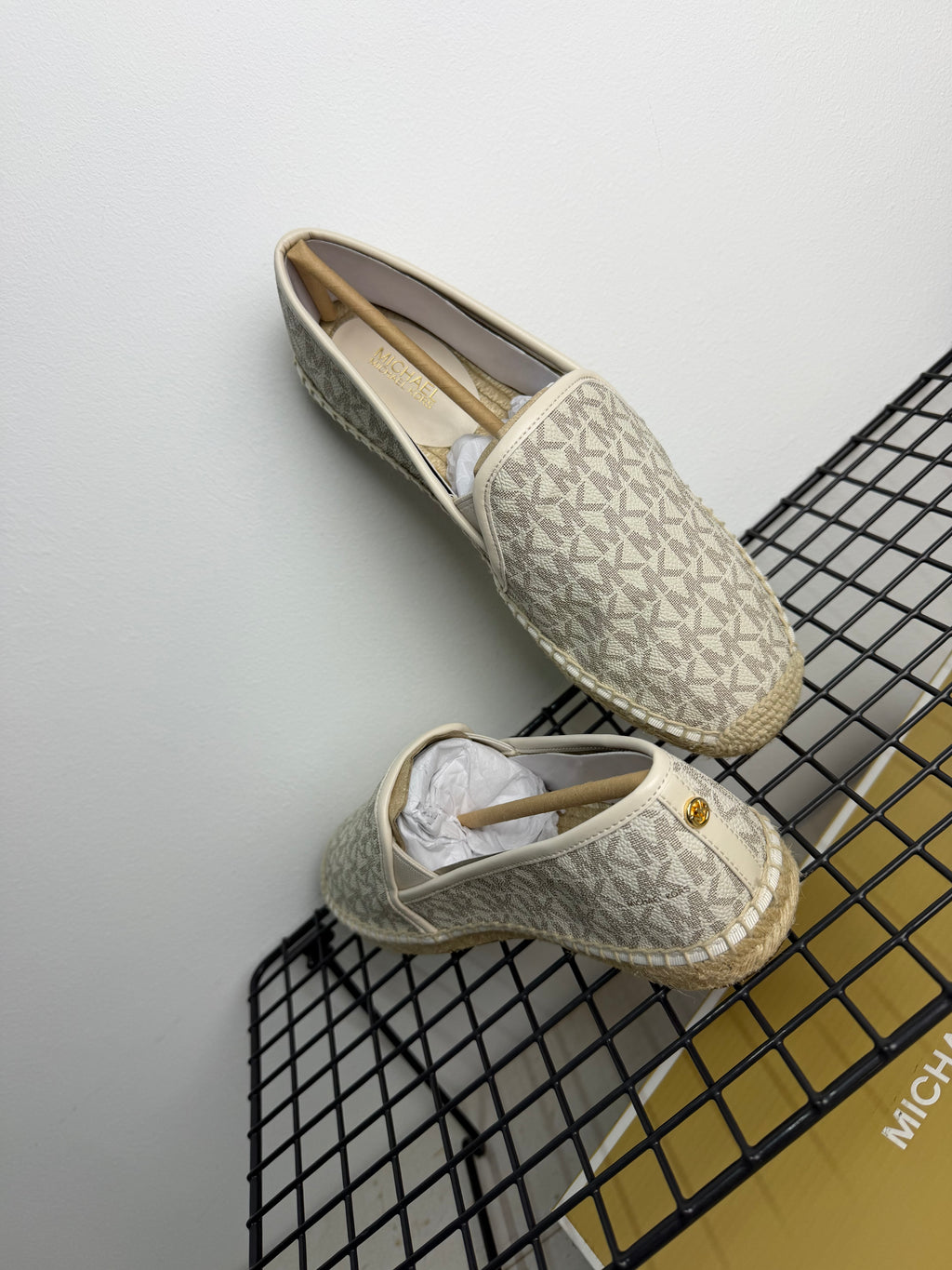 Alpargatas Michael Kors Hastings Logo – Vanilla
