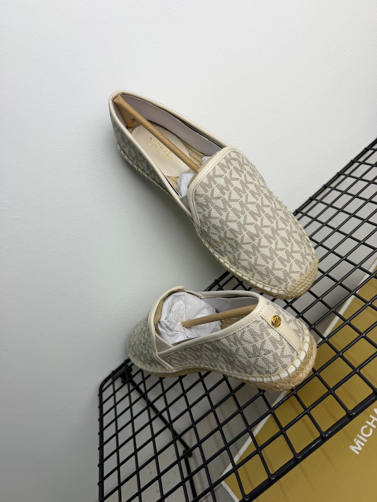 Alpargatas Michael Kors Hastings Logo – Vanilla