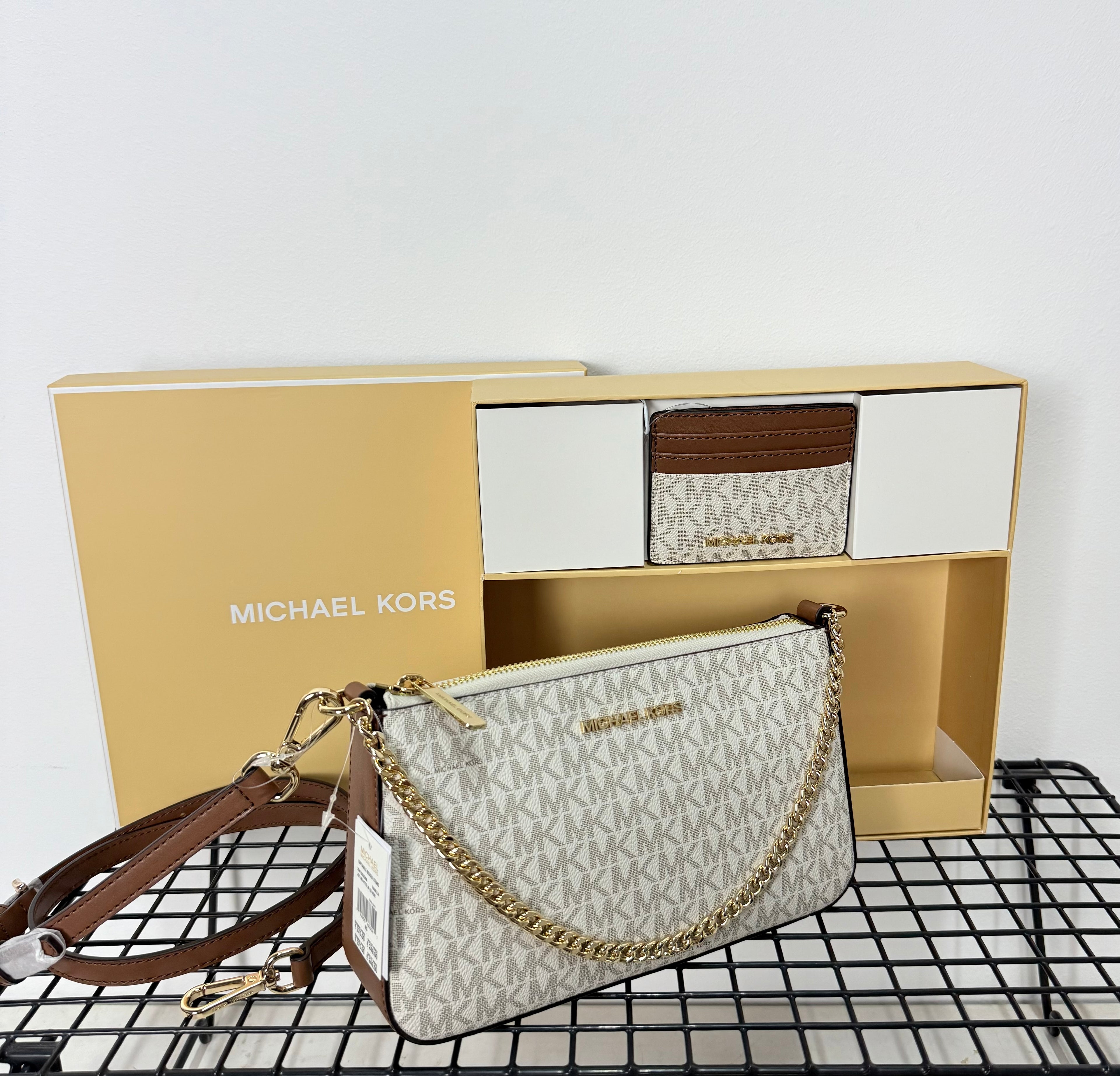 Michael Kors Gift Set – Crossbody + Wallet ( set bandolera mediana y tarjetero )