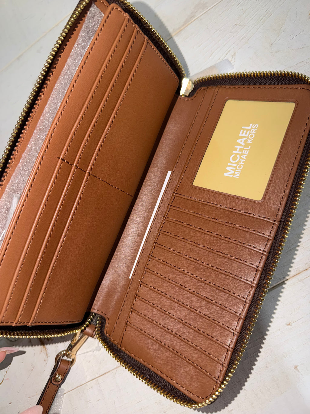 Cartera de mano Michael Kors Jet Set Travel vainilla
