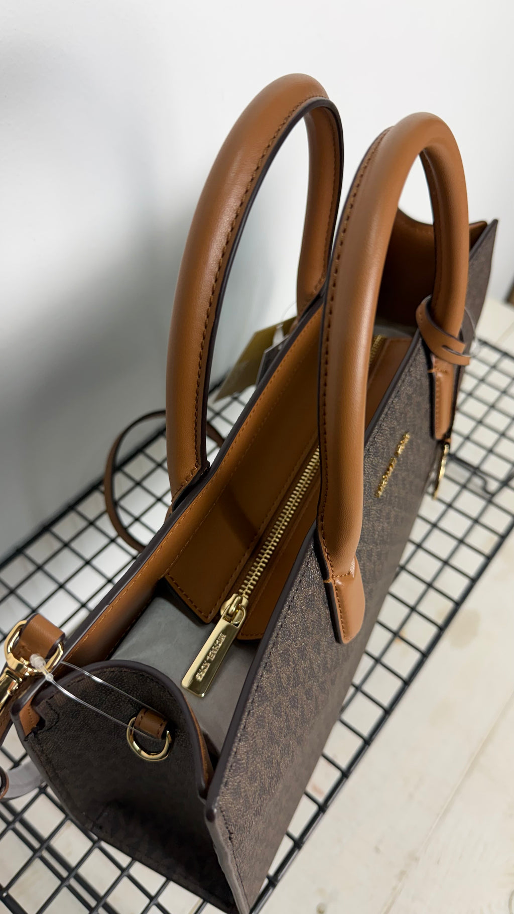 Bolso Michael Kors Scarlett Medium – marrón logo