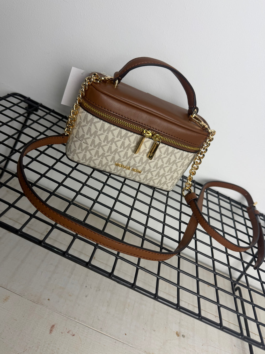 Michael Kors Vivi Small Signature Logo Vanity Crossbody – Vanilla