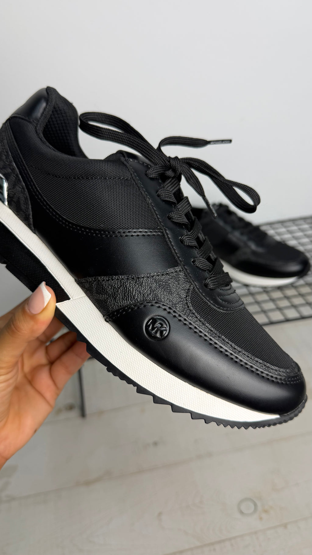 Deportivas Michael Kors Andi Trainer – negro