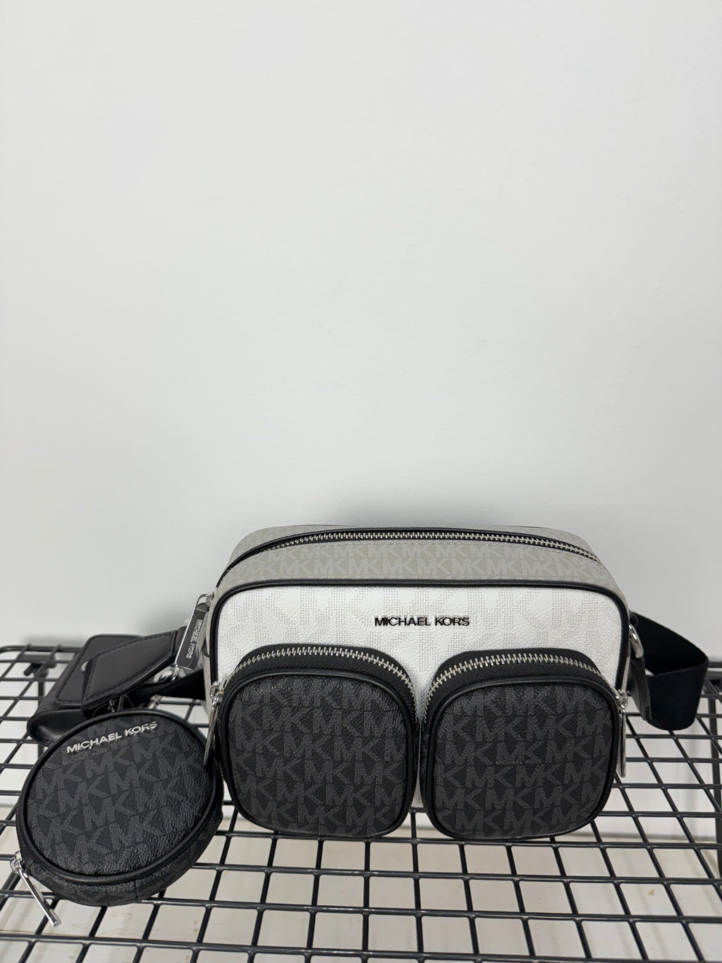 Michael Kors – Jet Set Item Crossbody Negro (bandolera bolsillos)