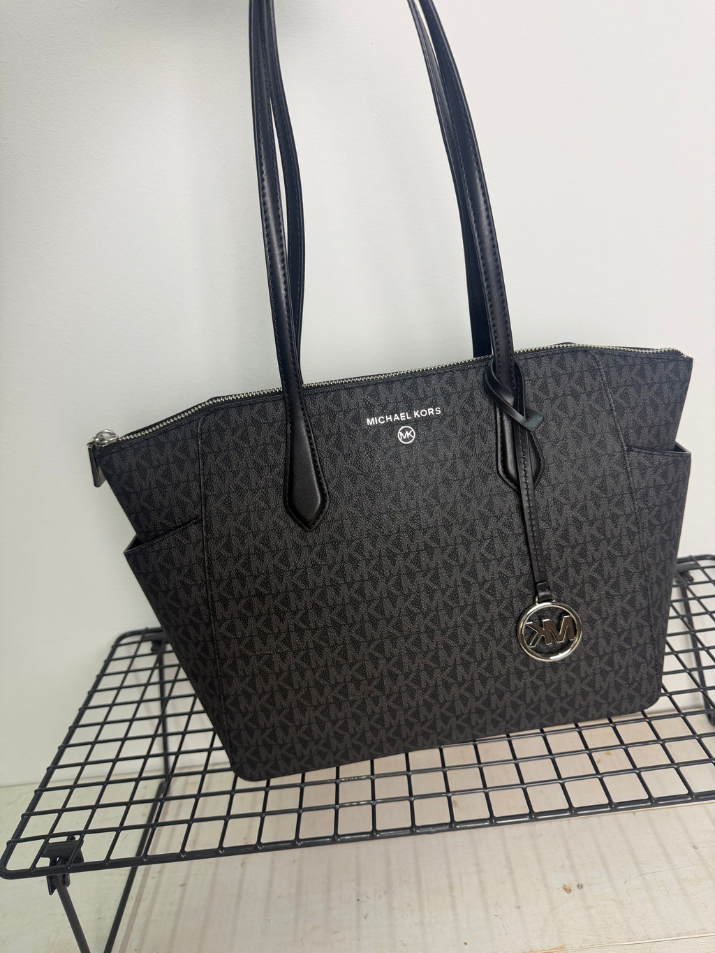 Michael Kors Marilyn Medium Tote negro logo