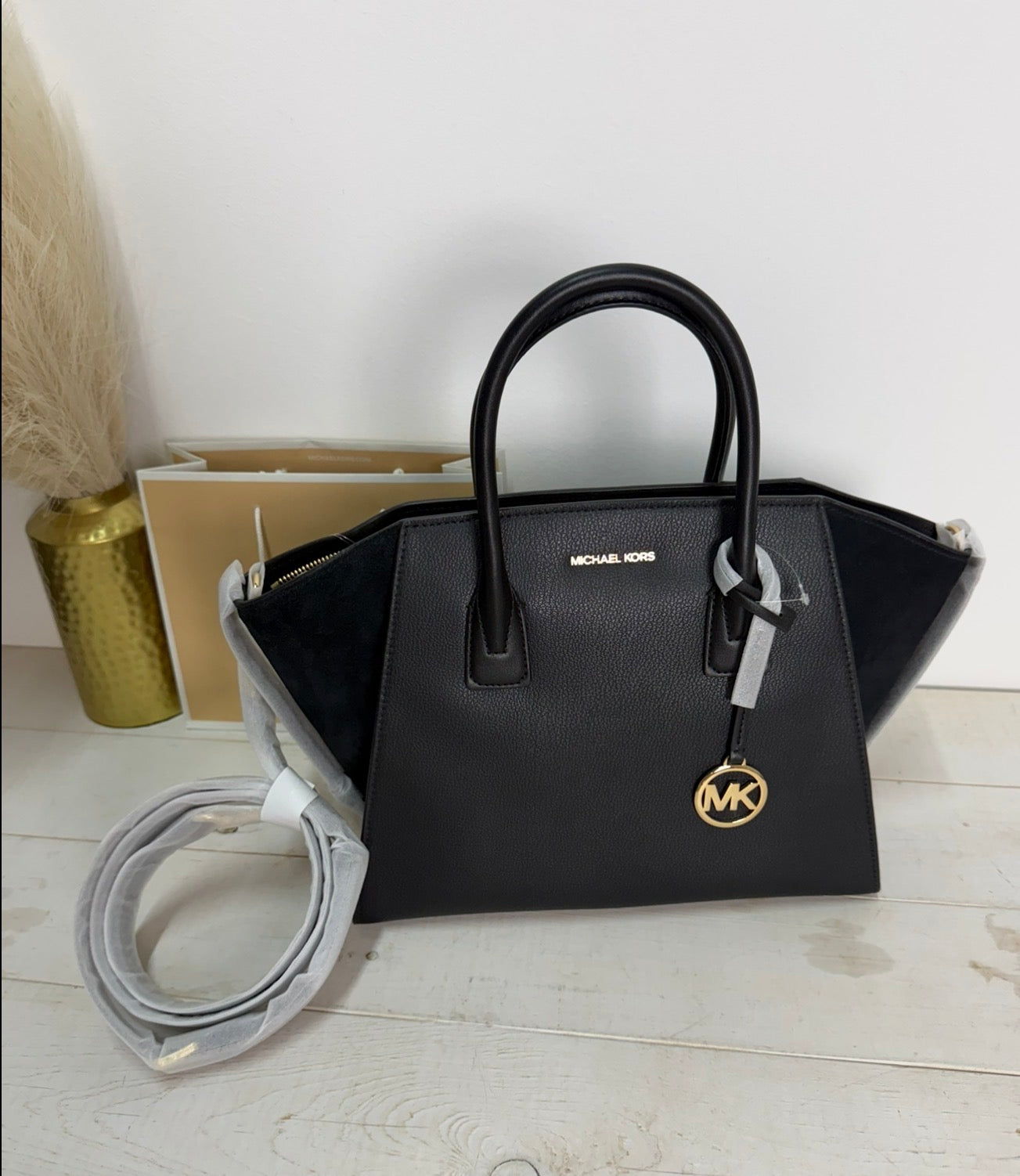 Michael Kors Avril tote negro piel