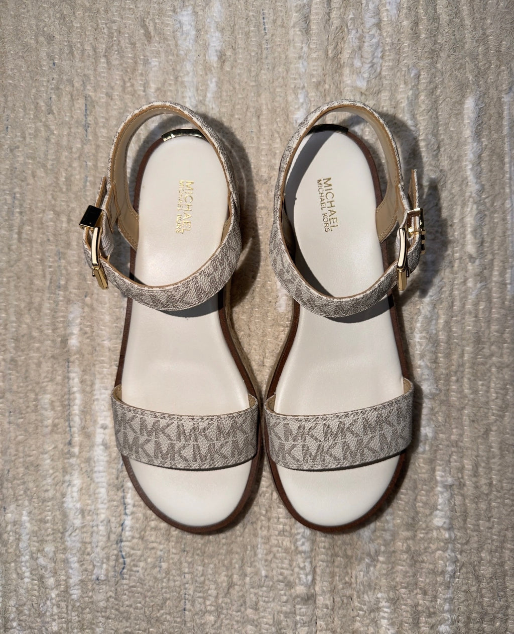 Sandalia esparto Michael Kors vainilla logitipo