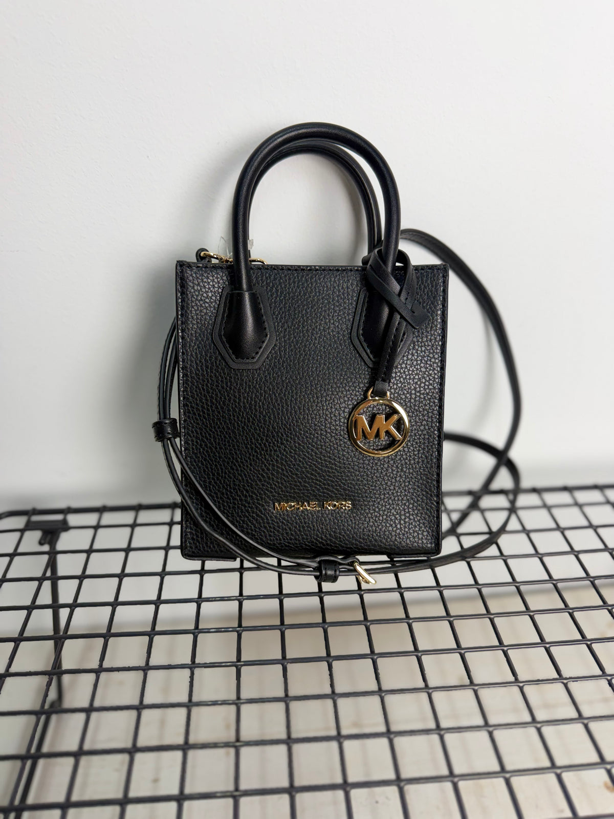 Bolso Michael Kors Mercer Extra Small – Negro