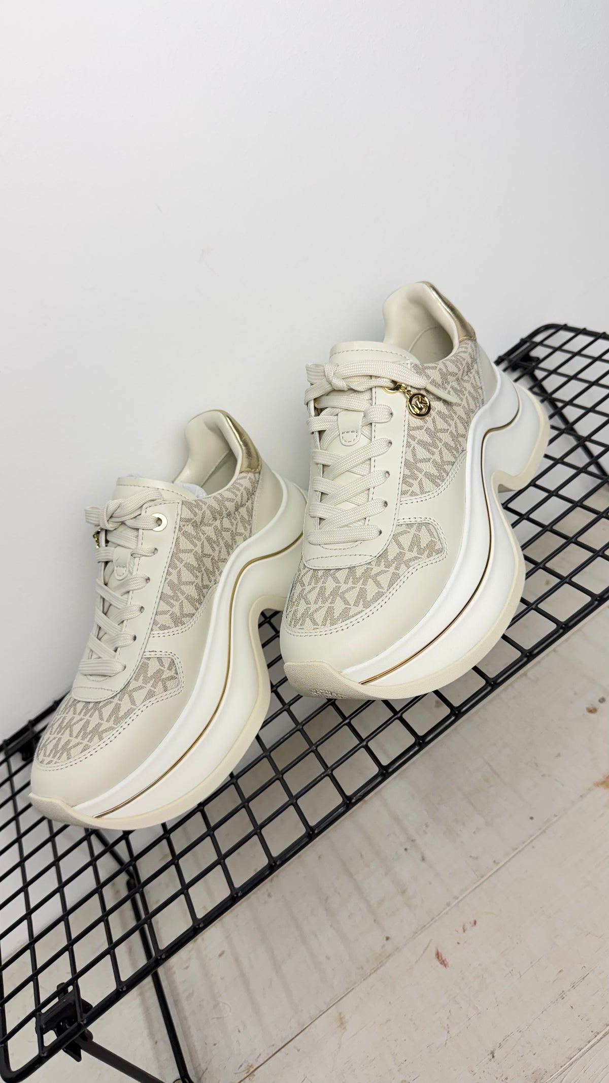 Zapatillas Michael Kors Arla Trainer – Vanilla