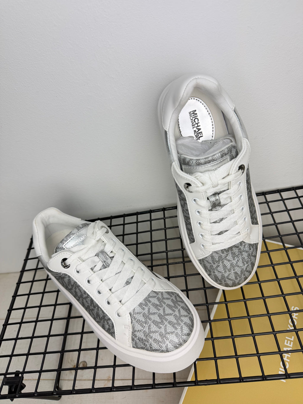 Zapatillas Michael Kors Romey plata logo