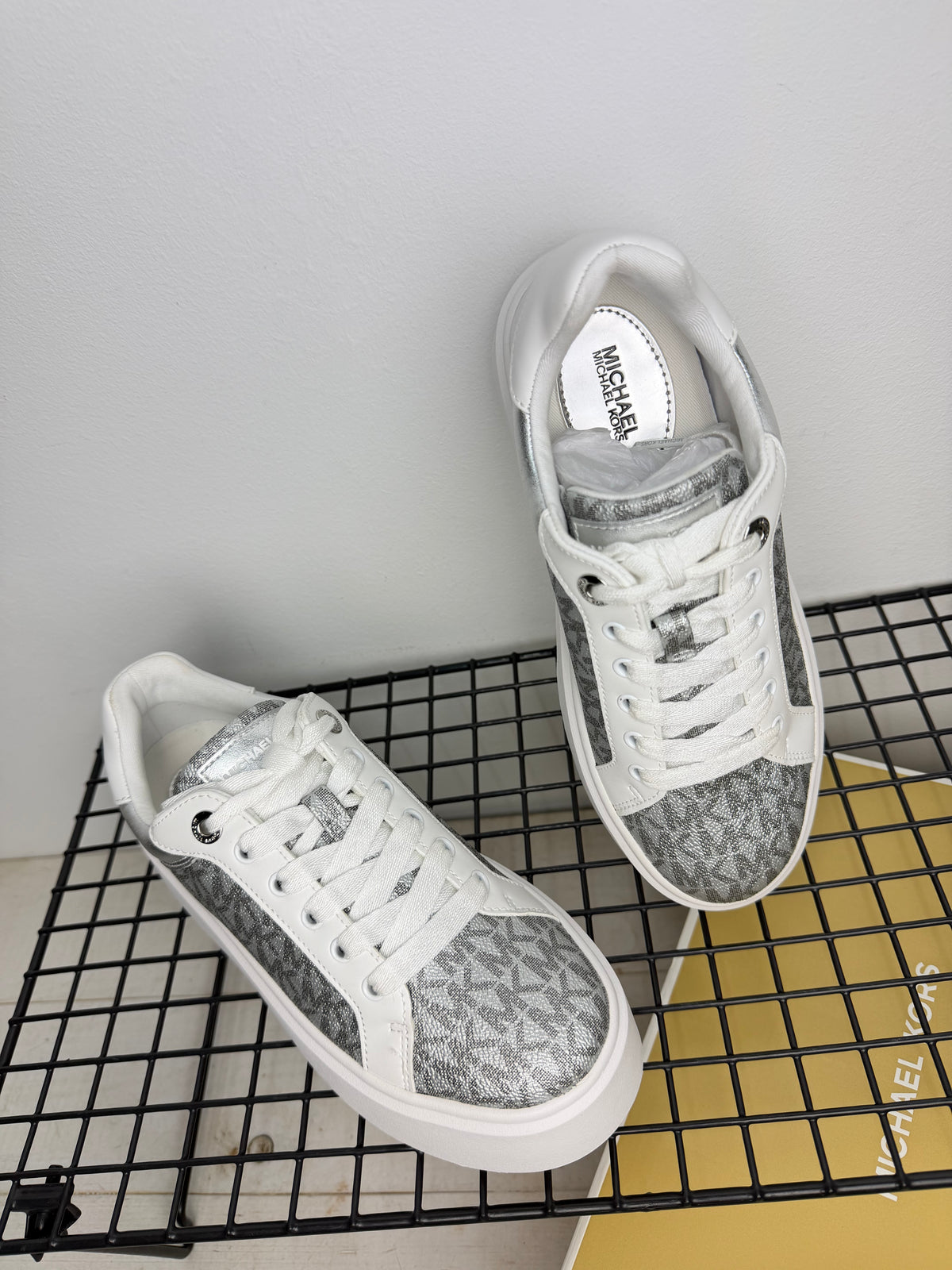 Zapatillas Michael Kors Romey plata logo