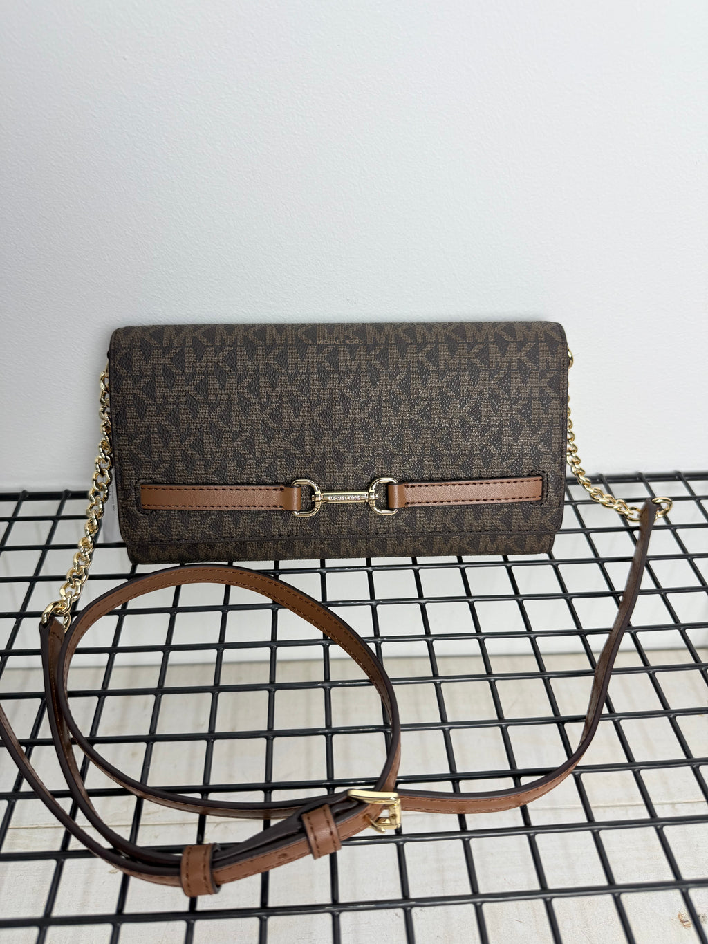 Michael Kors Carson LG Wallet on a Chain (bandolera móvil )