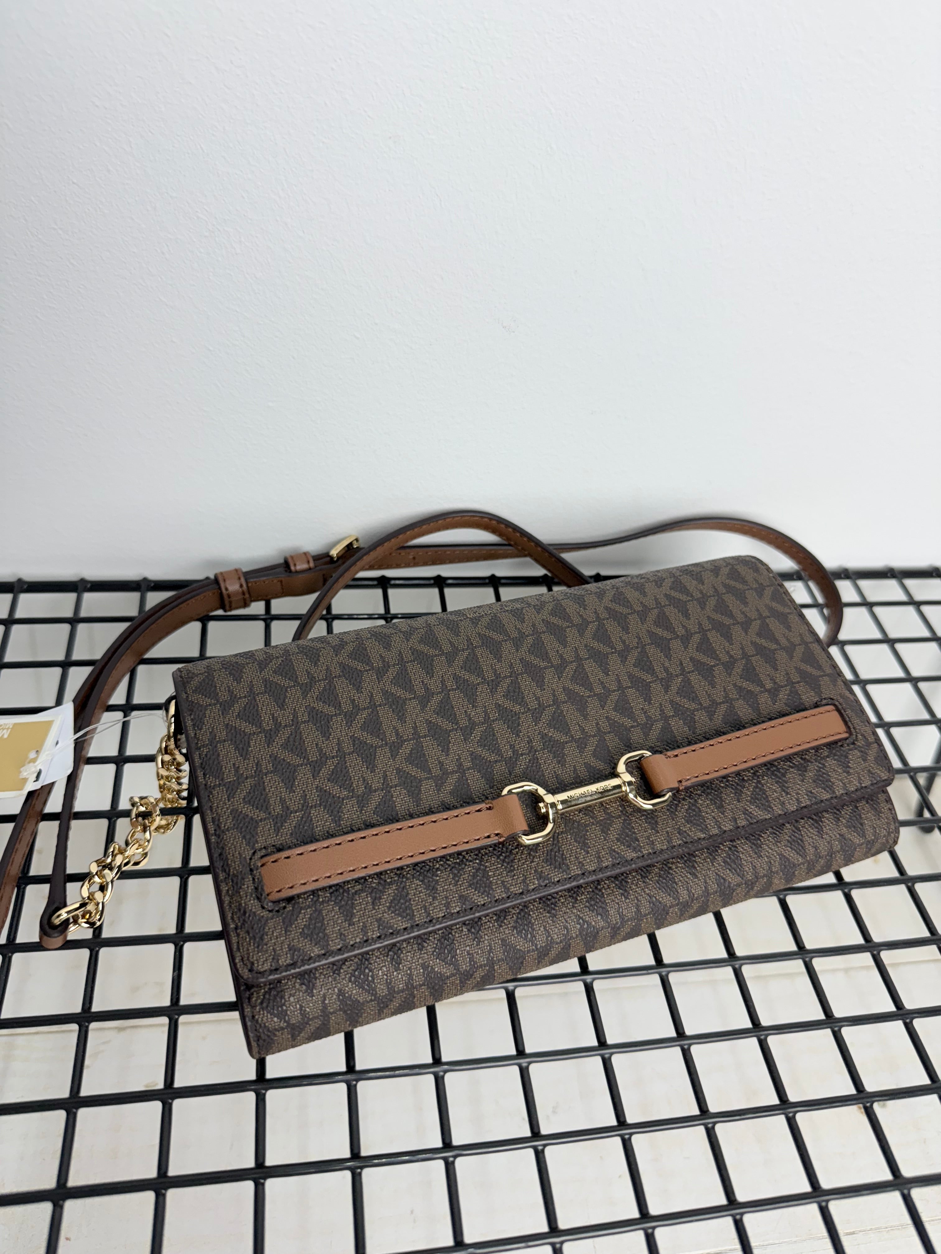 Michael Kors Carson LG Wallet on a Chain (bandolera móvil )
