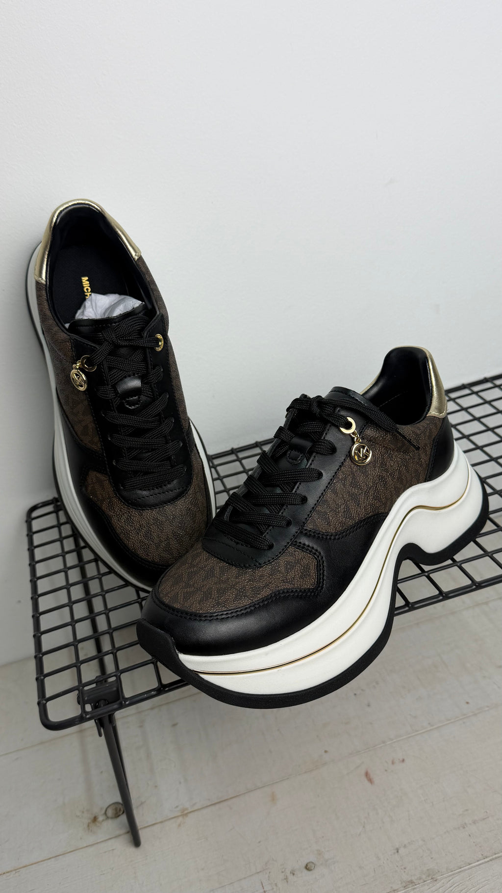 Zapatillas Michael Kors Arla Trainer – marrón y negro