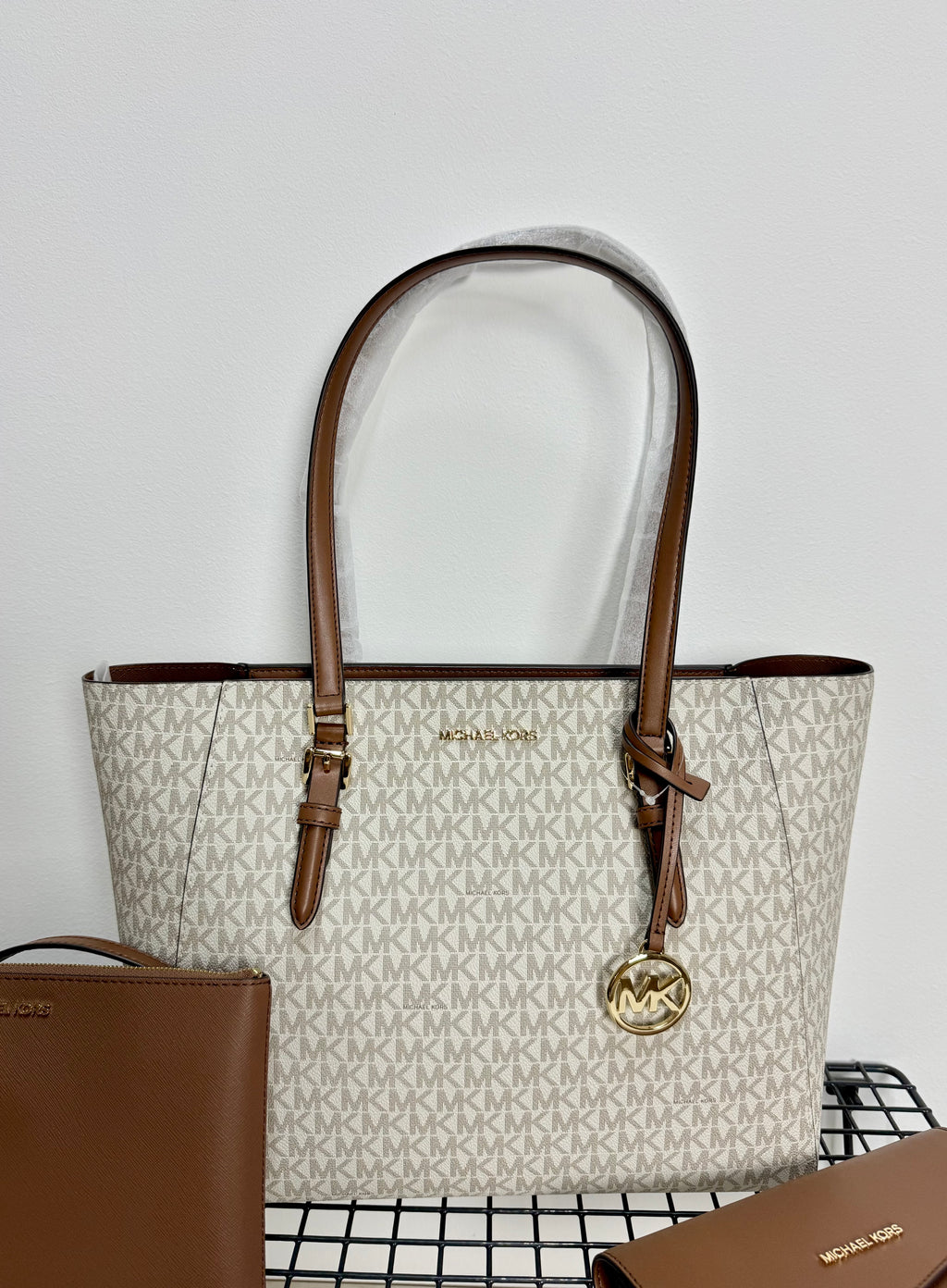 Michael Kors Charlotte Large Tote ( set 3 piezas)